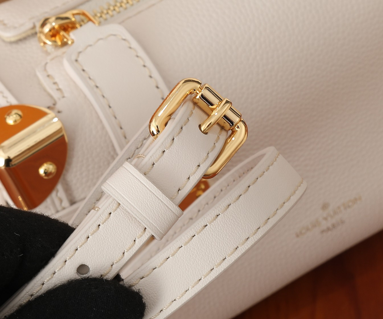 LV Side Trunk PM M23915 7.1 x 4.9 x 3.1 inches