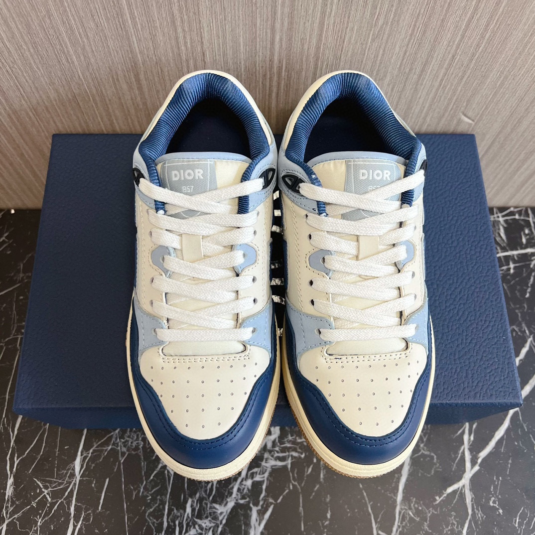 UA D*0r B57 Low-Top Sneaker