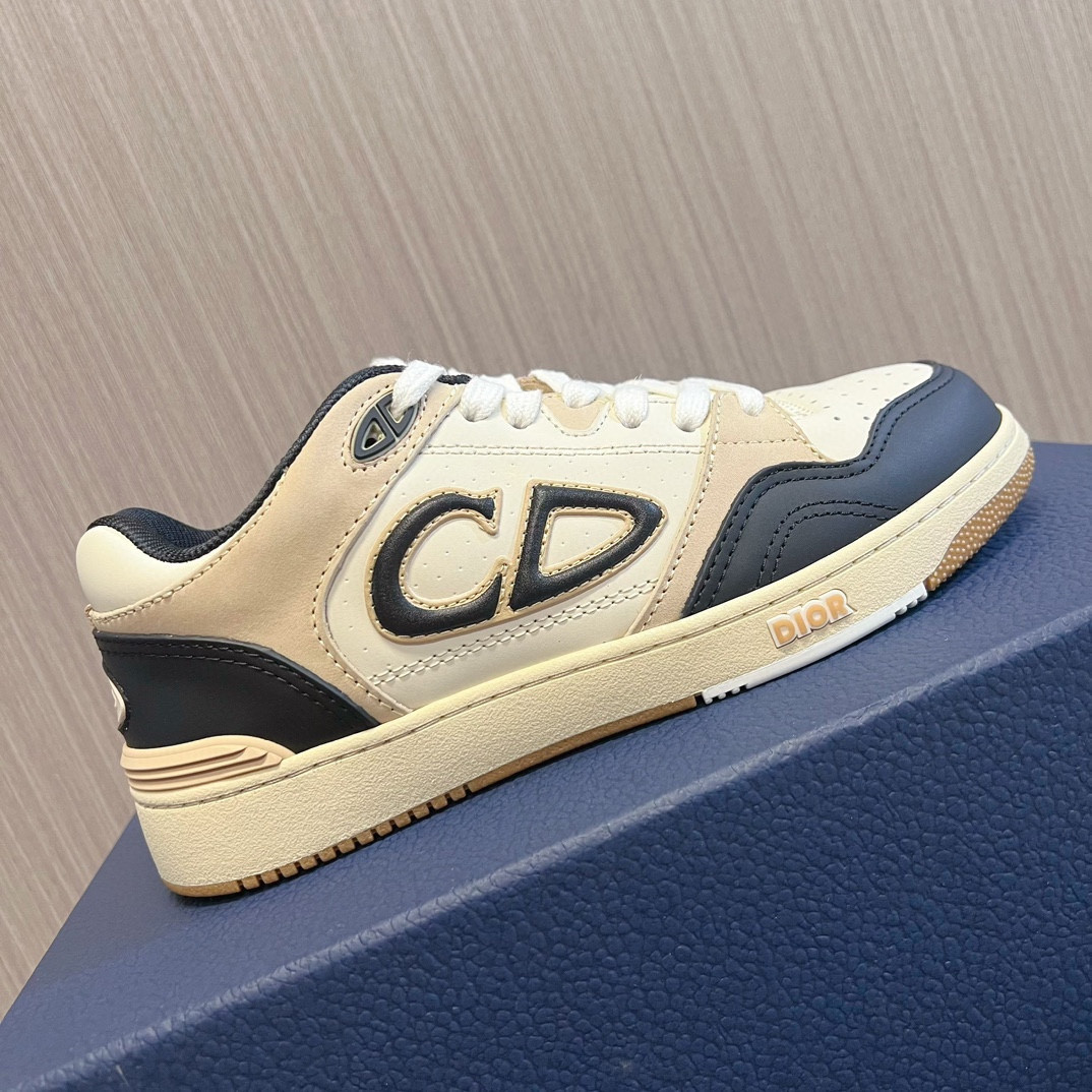 UA D*0r B57 Low-Top Sneaker