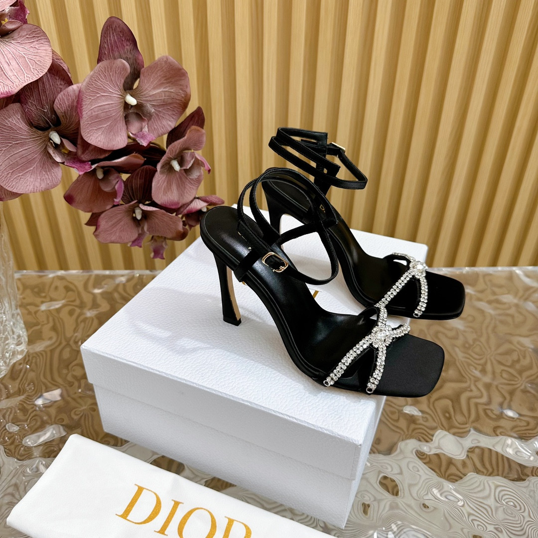 UA D*0r Slingback Pump