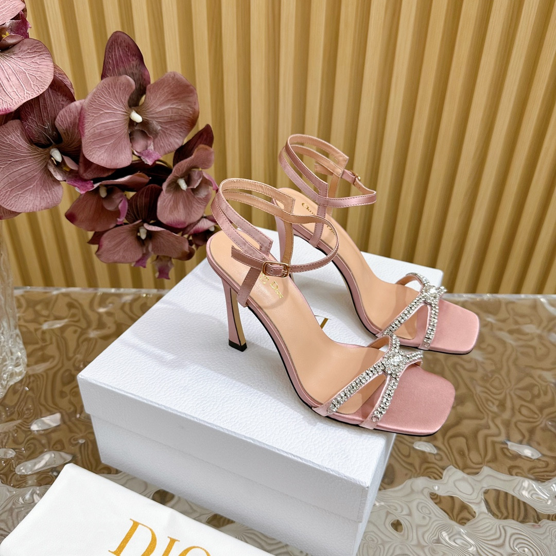 UA D*0r Slingback Pump