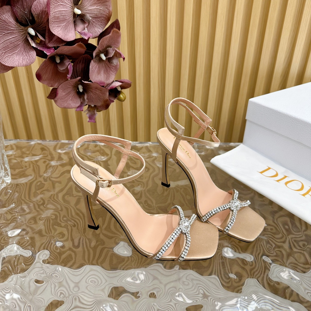 UA D*0r Slingback Pump