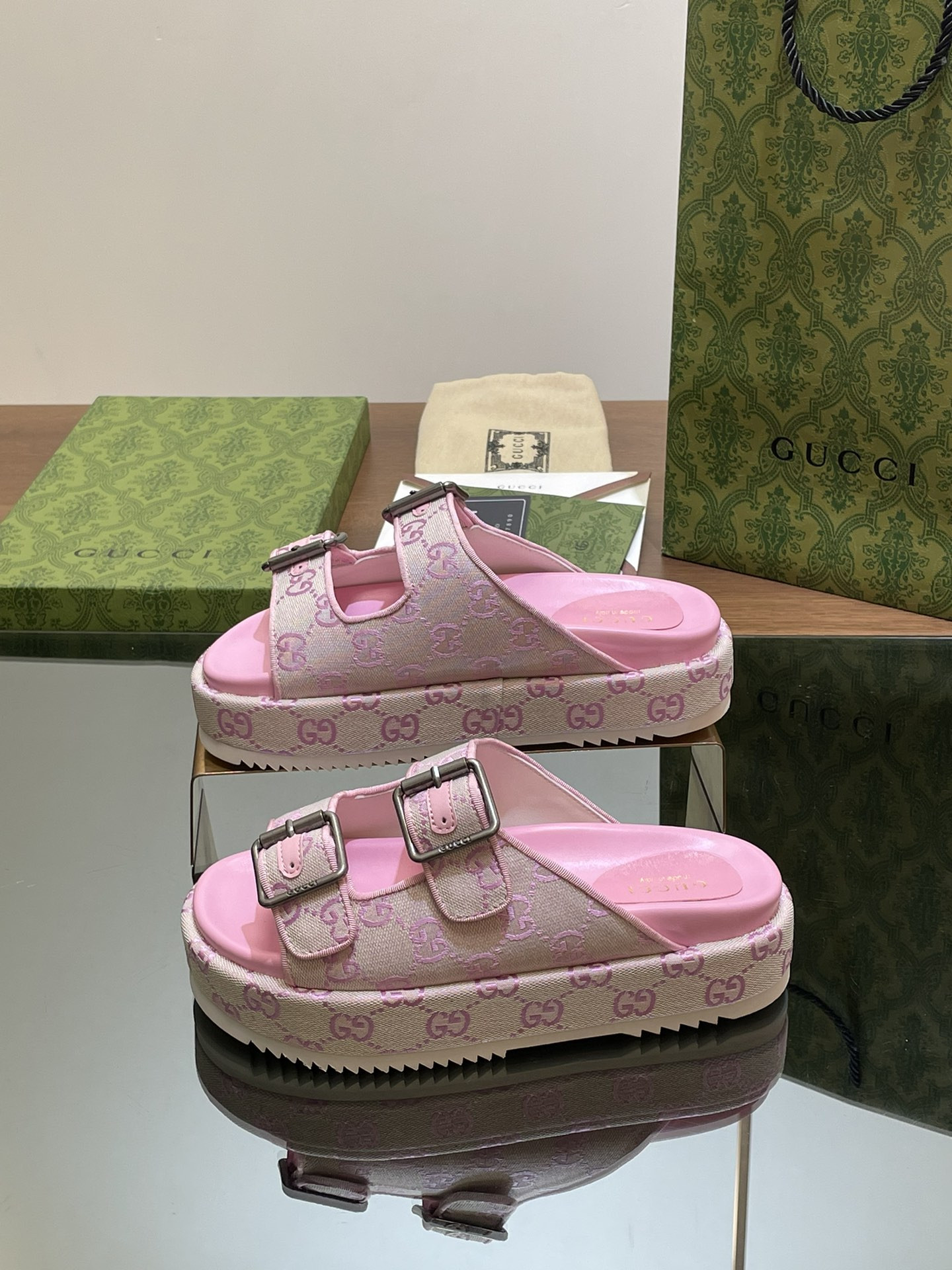 UA G*u*i SANDAL WITH DOUBLE G