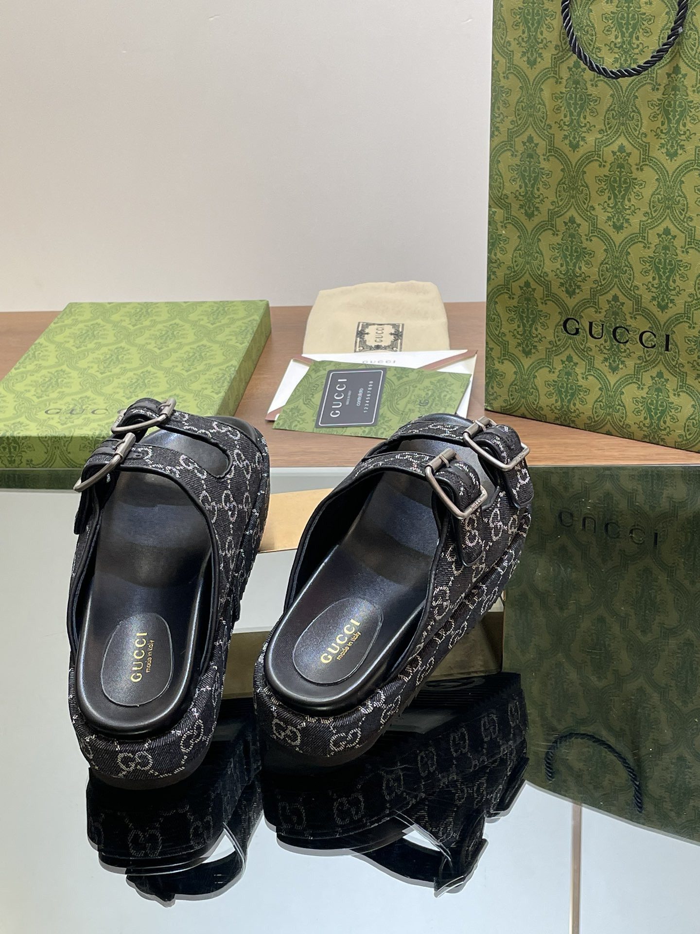 UA G*u*i SANDAL WITH DOUBLE G