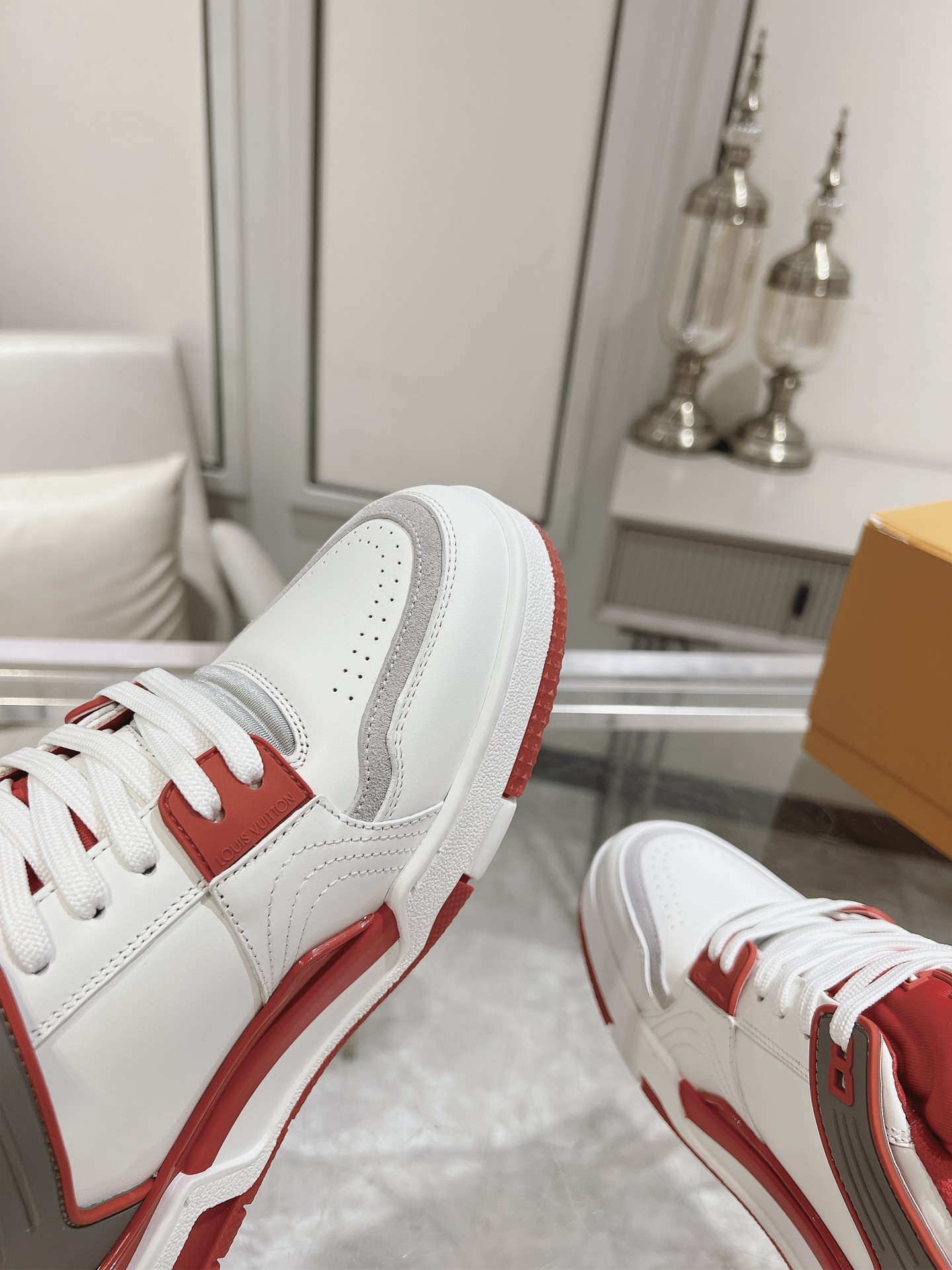 UA LV Trainer Sneaker