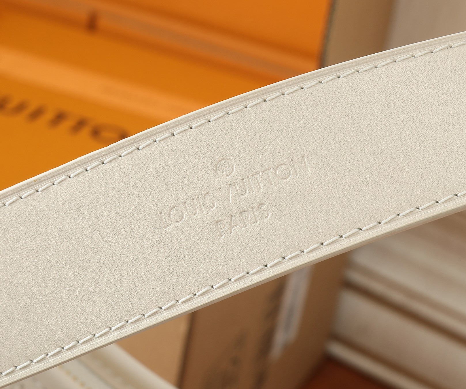 LV CarryAll PM M24652 11.6 x 9.4 x 4.7 in