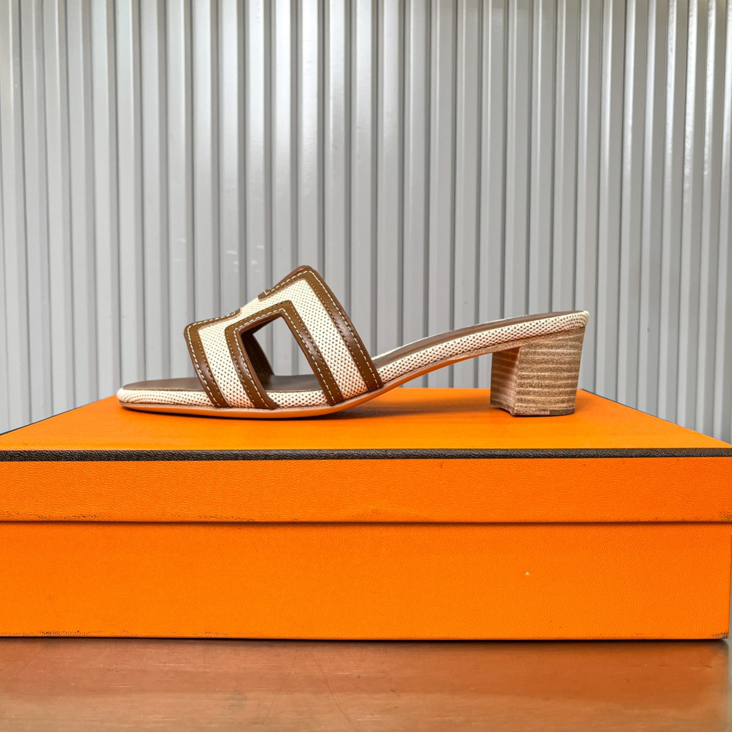 UA Hermès Oasis sandal