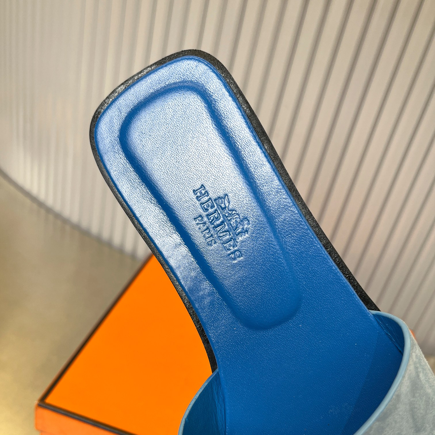 UA Hermès Oran sandal