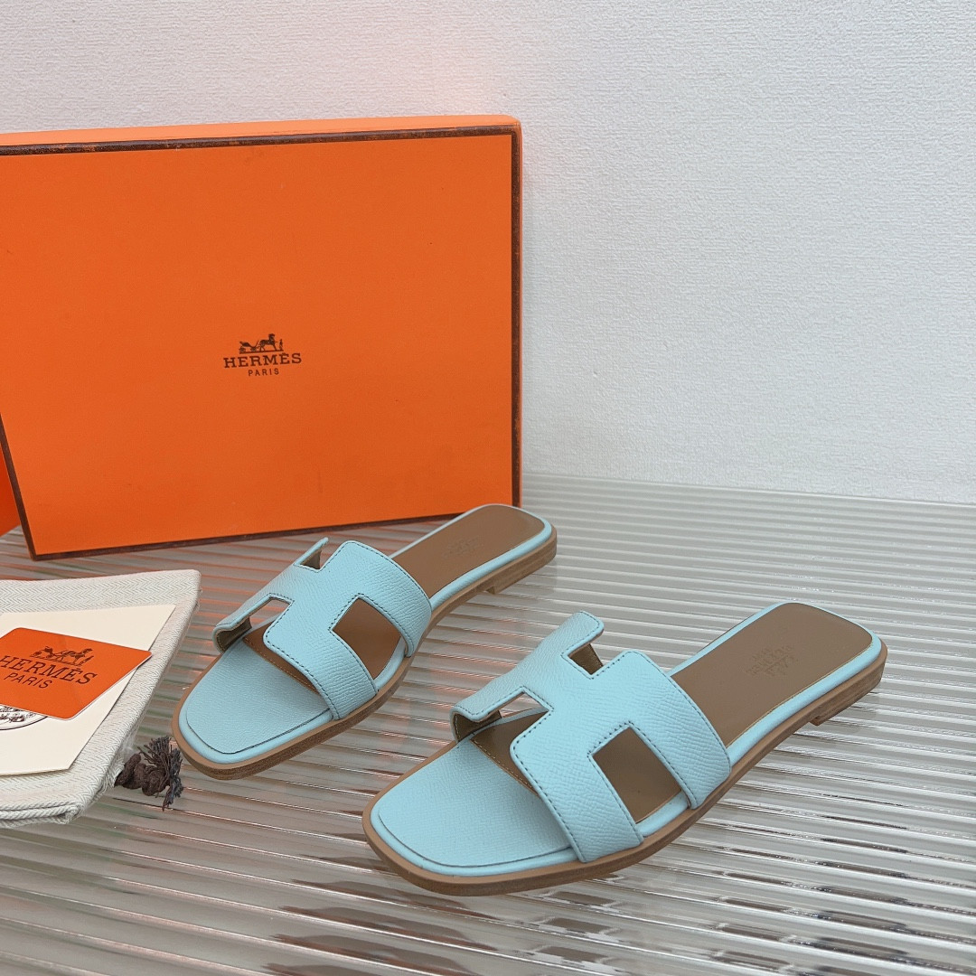 UA Hermès Oran sandal