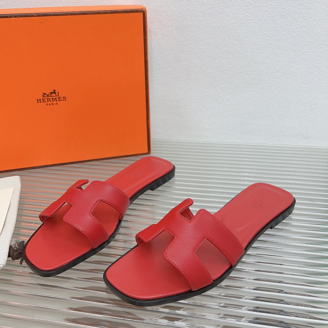 UA Hermès Oran sandal