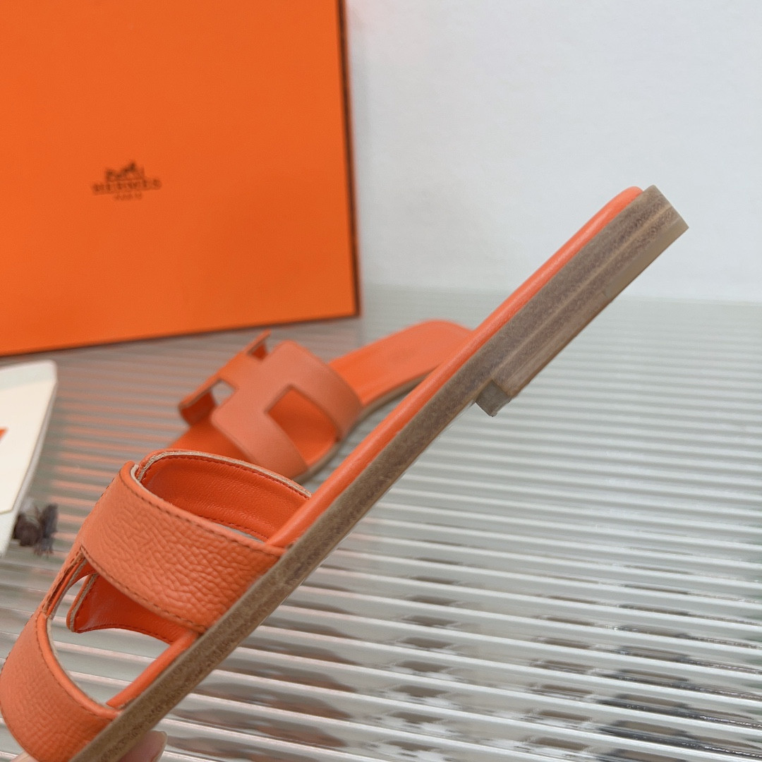 UA Hermès Oran sandal