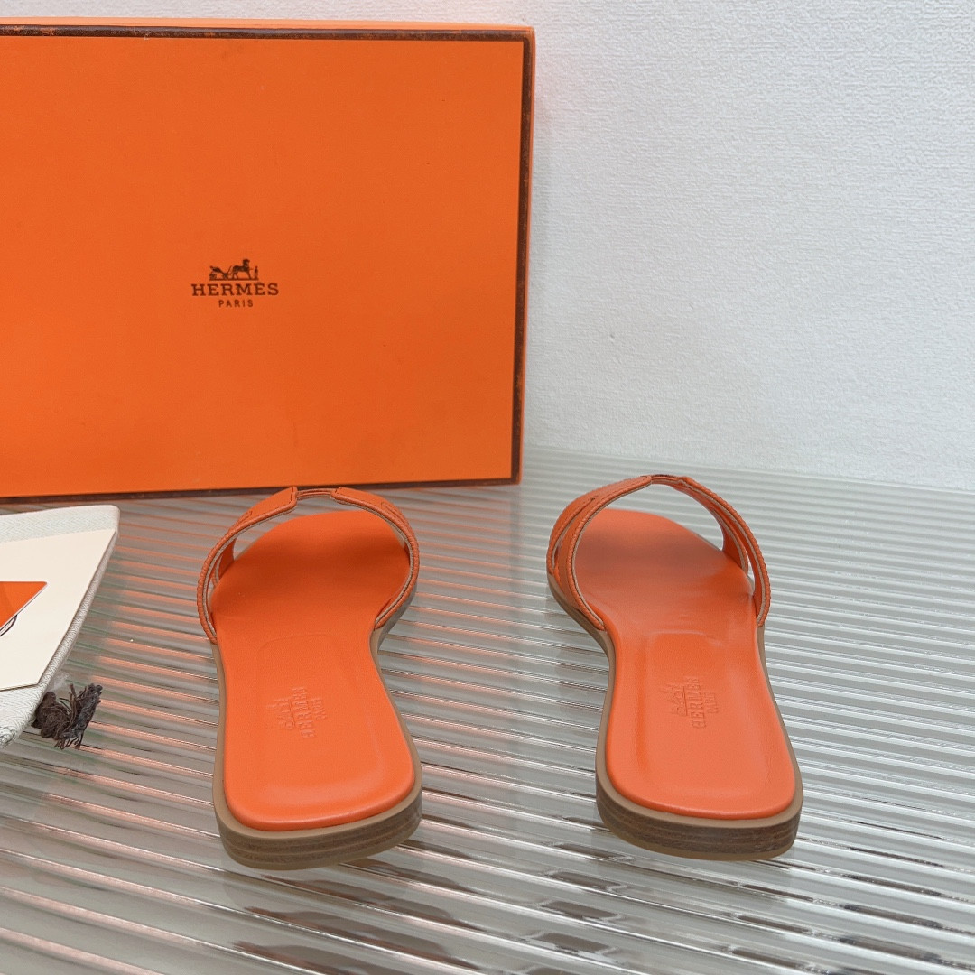 UA Hermès Oran sandal
