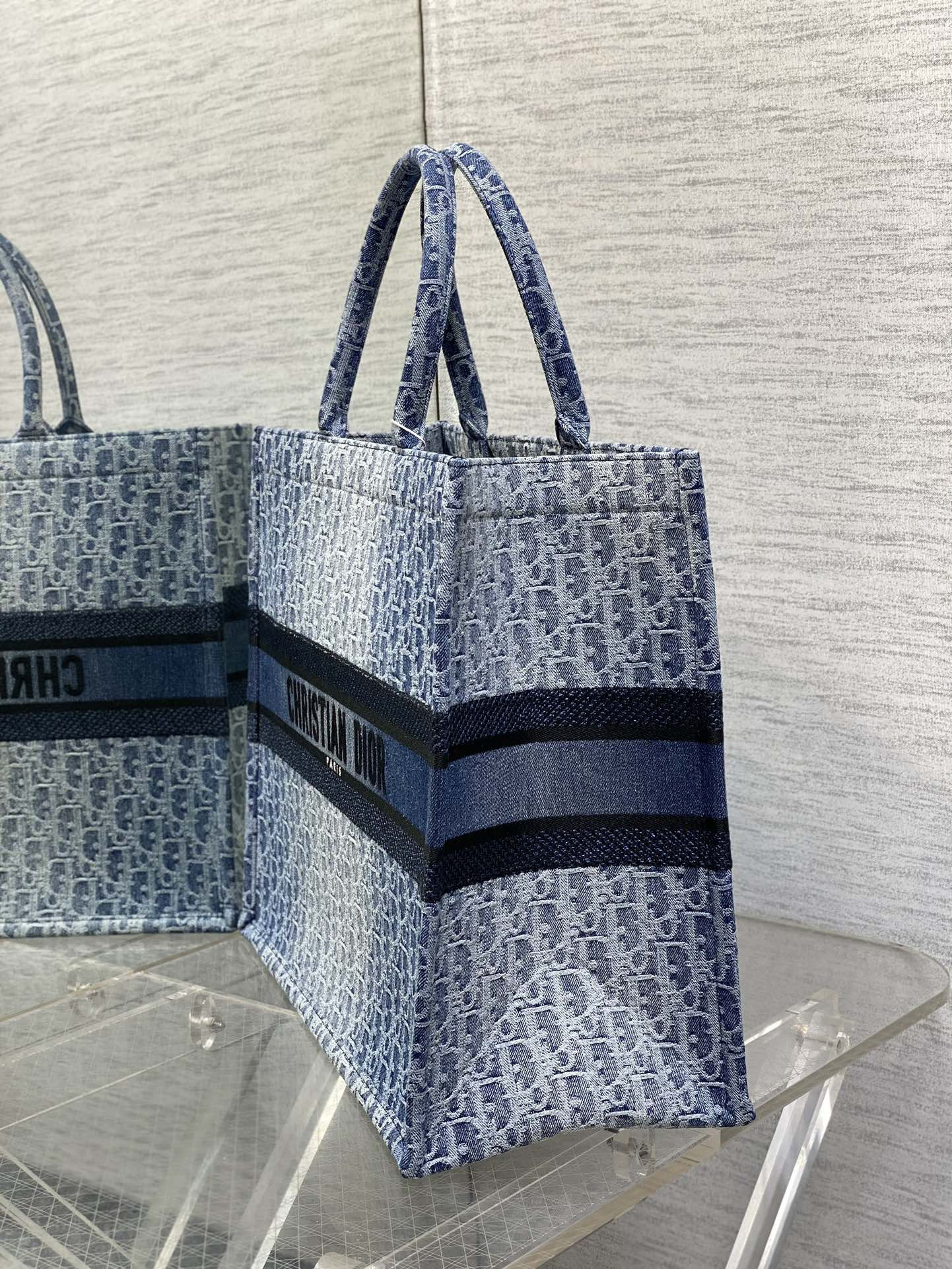 Large D*0r Book Tote Blue Denim D*0r Oblique Jacquard 42 x 35 x 18.5 cm