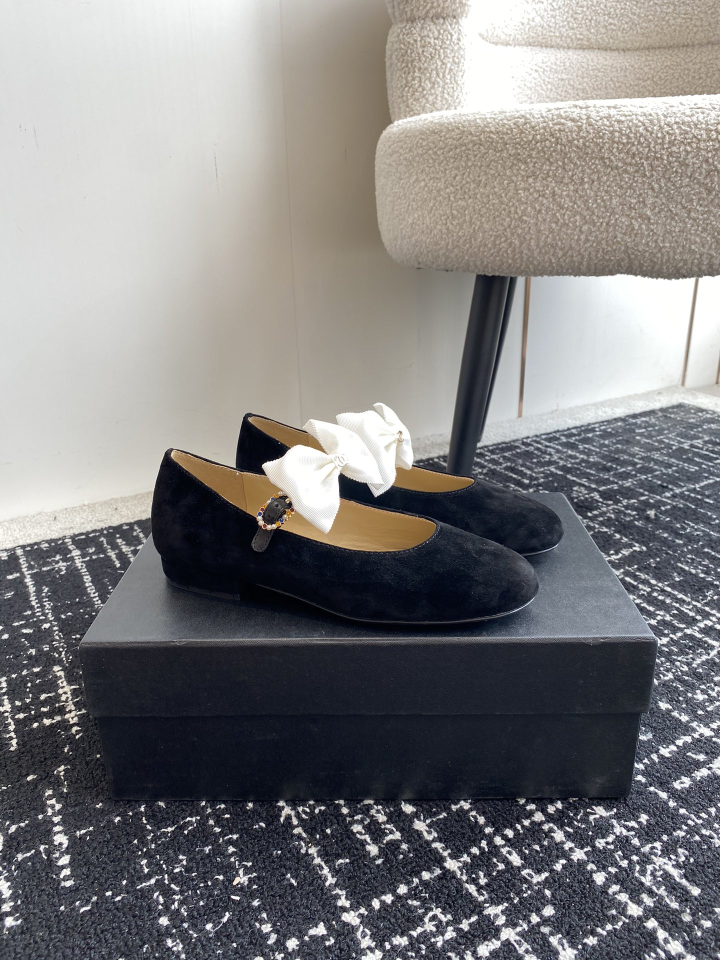 UA Ch*el MARY JANES FLAT