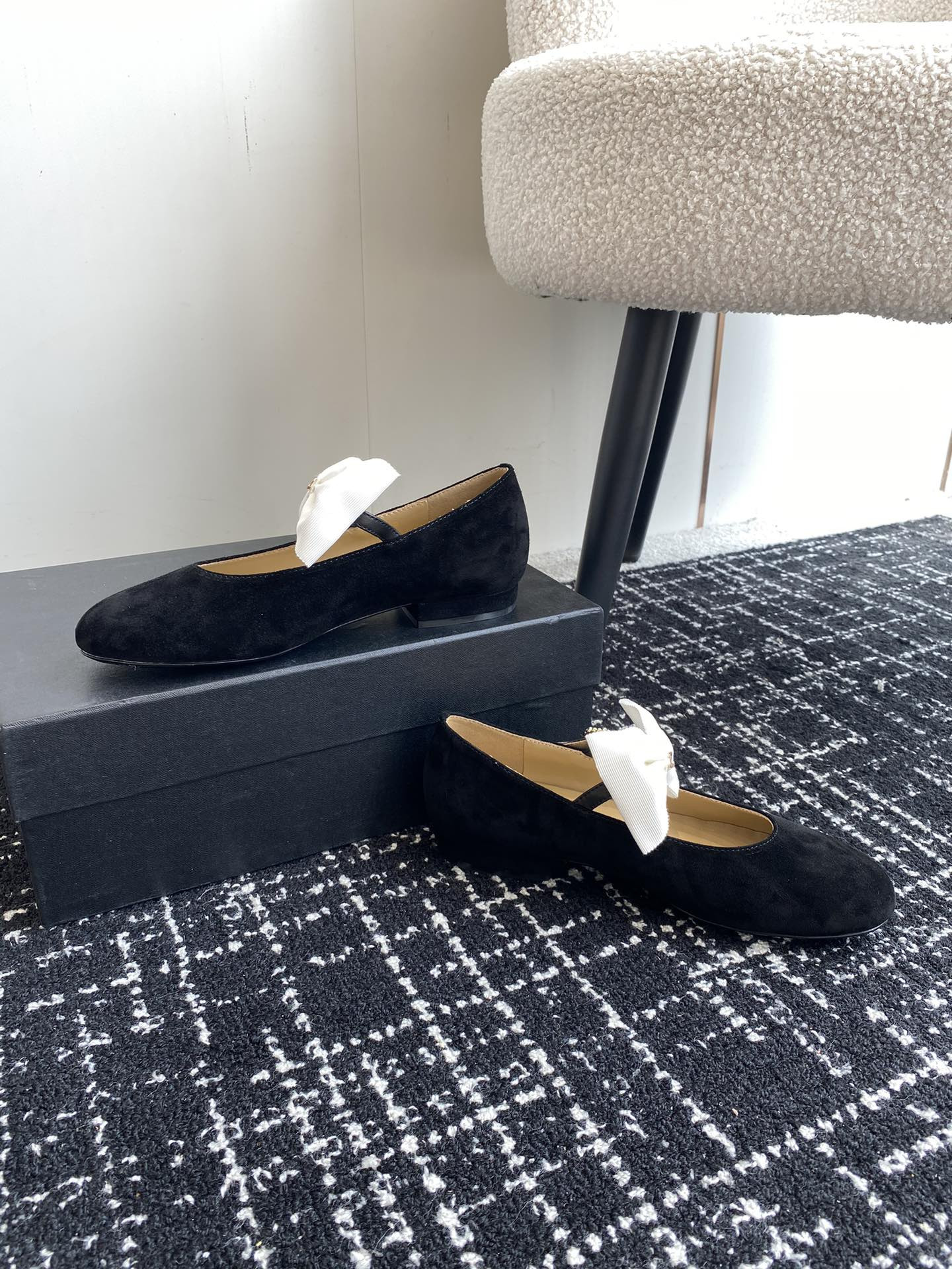 UA Ch*el MARY JANES FLAT