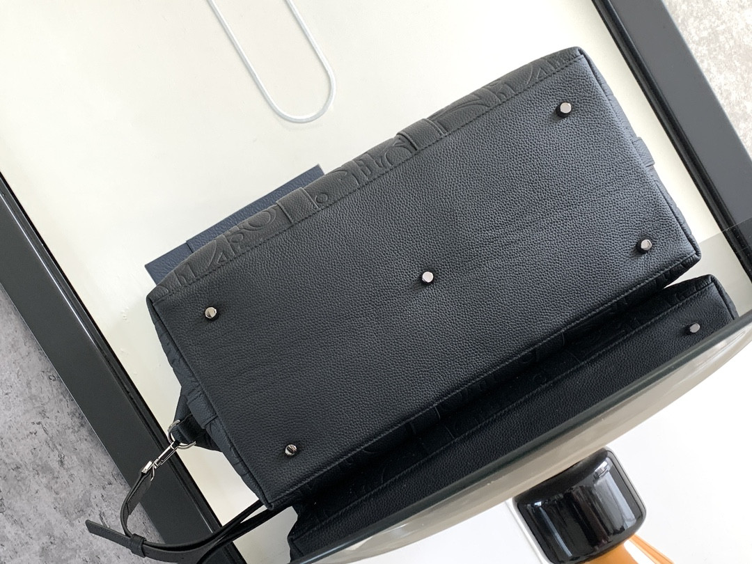 D*0r Weekender 40 Black D*0r Gravity Leather and Black Grained Calfskin  57.5 x 34.5 x 22 cm