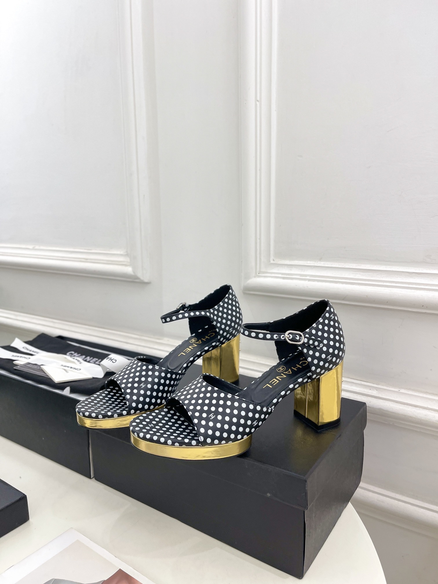 UA Ch*el HEELED SANDALS