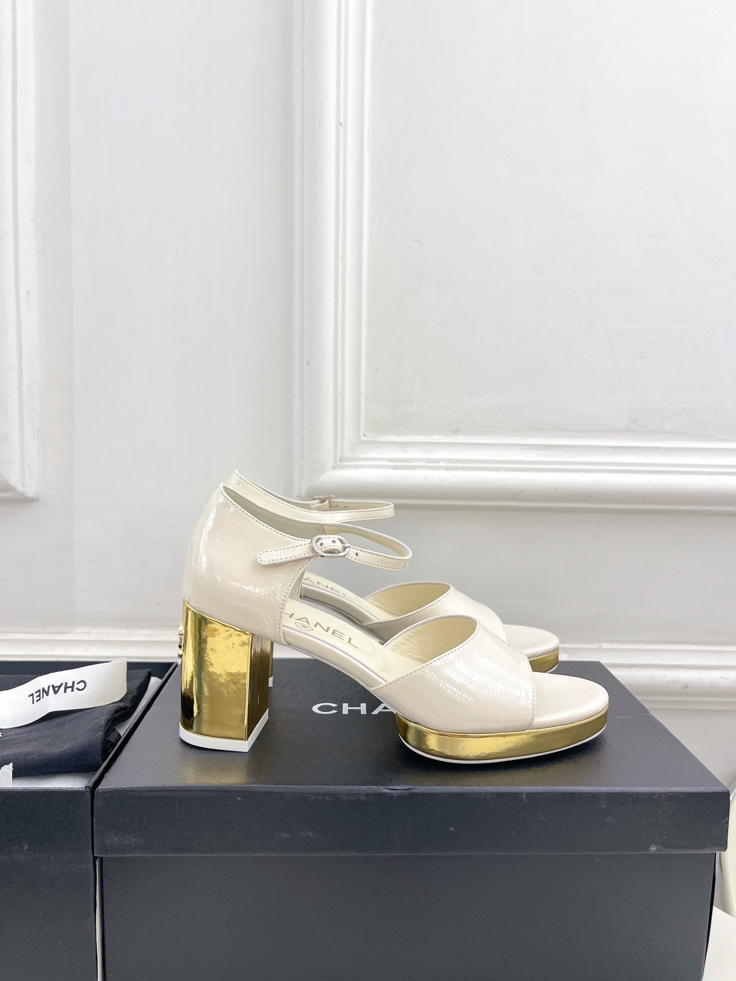 UA Ch*el HEELED SANDALS