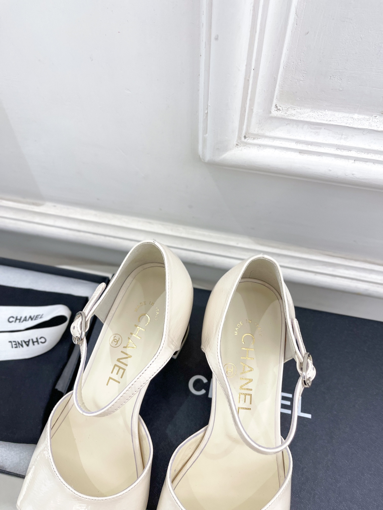 UA Ch*el HEELED SANDALS