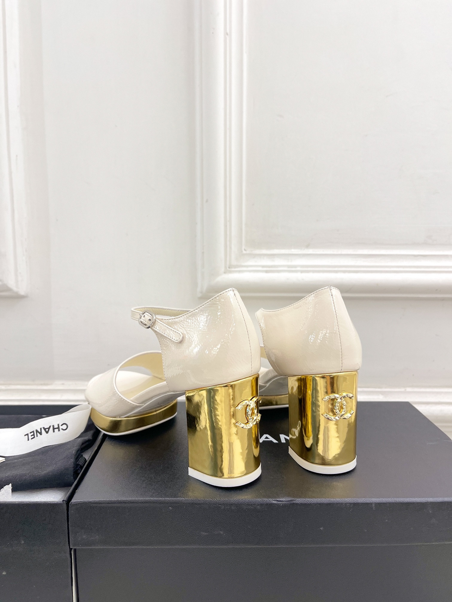 UA Ch*el HEELED SANDALS