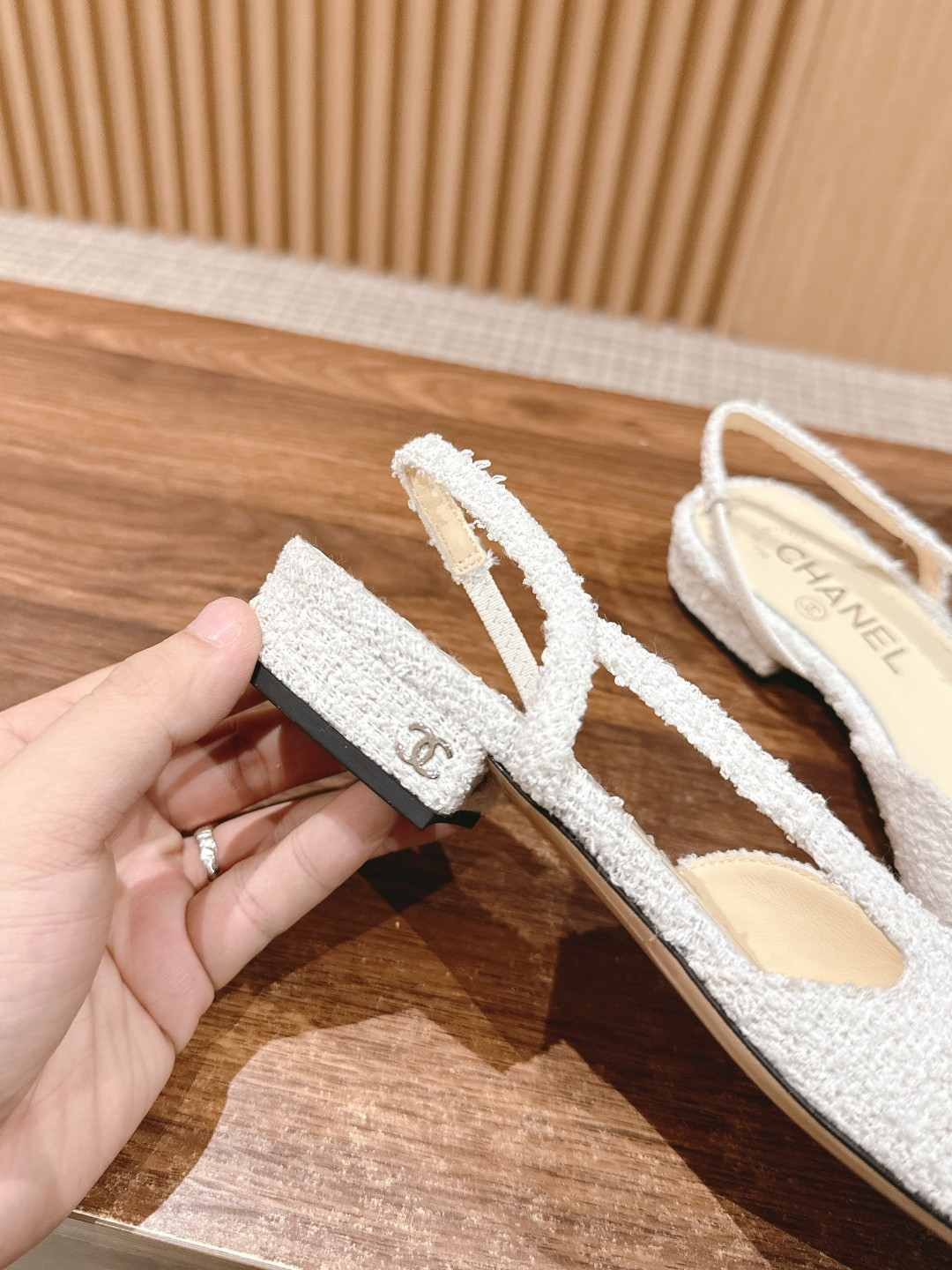 UA Ch*el SLINGBACKS FLAT