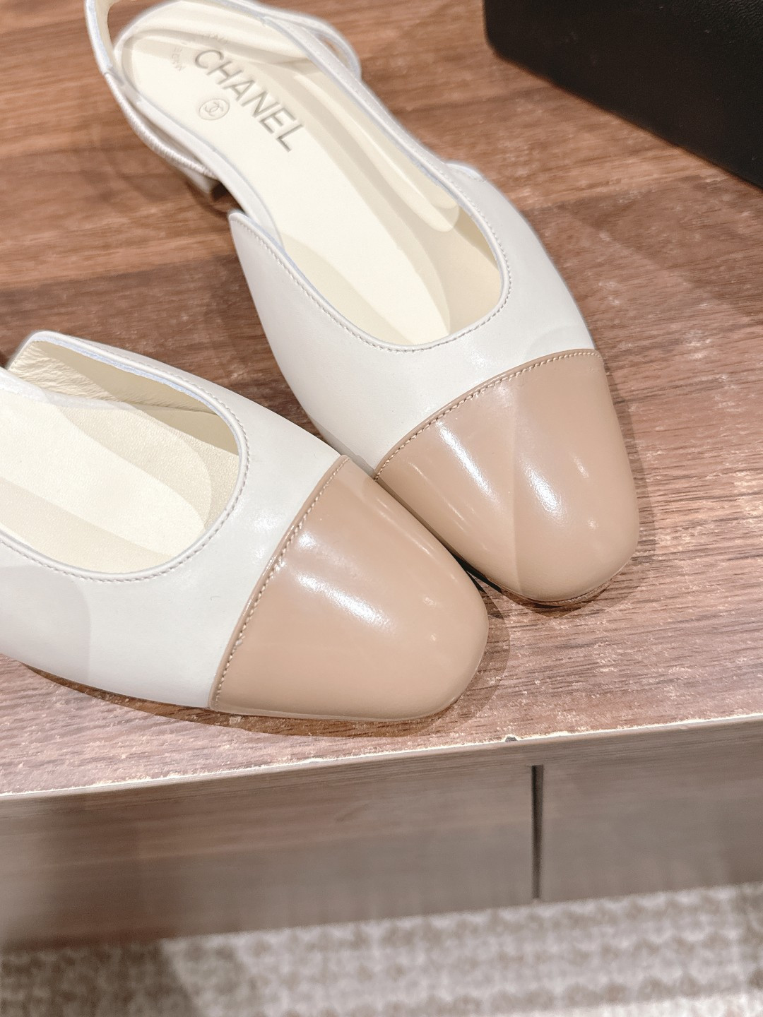 UA Ch*el SLINGBACKS FLAT