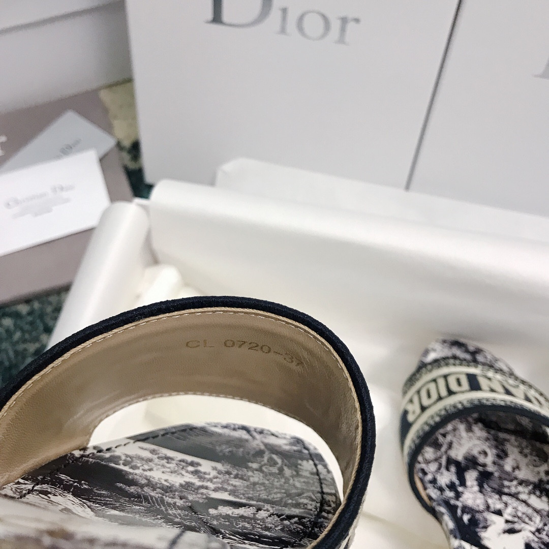 UA D*0r Dway Heeled Slide