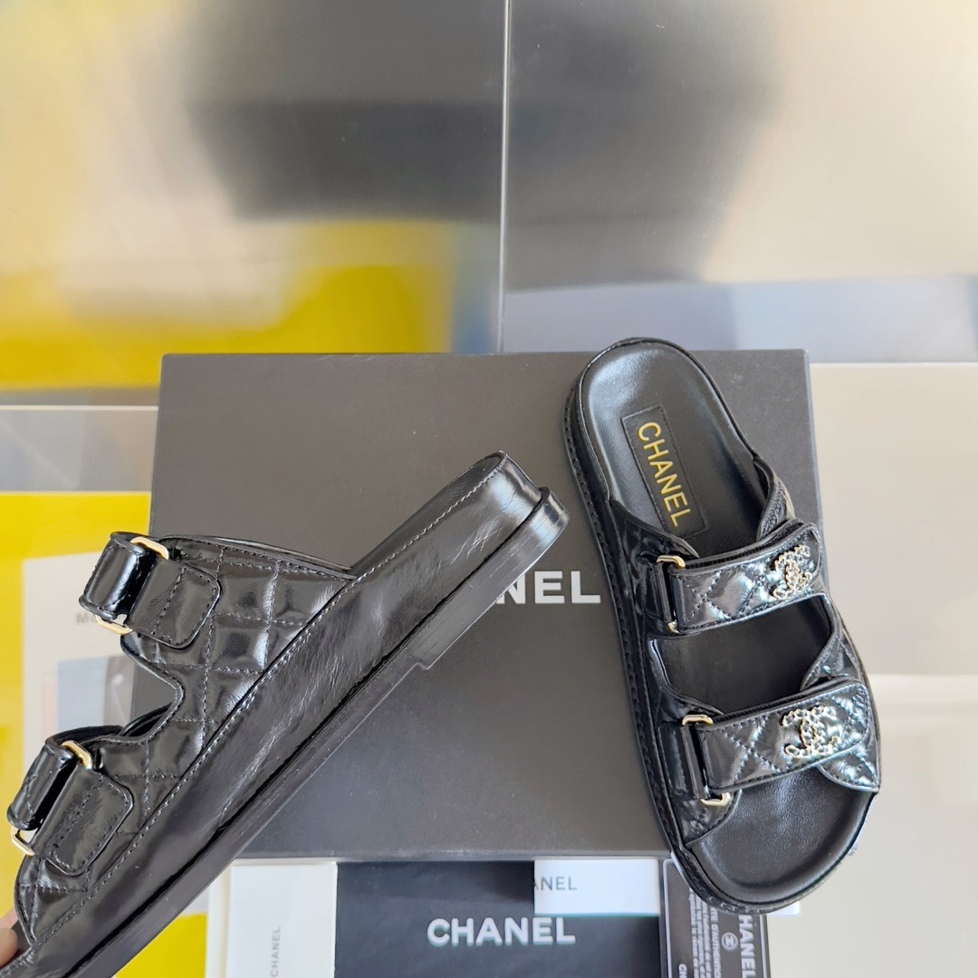 UA Ch*el SLIDES