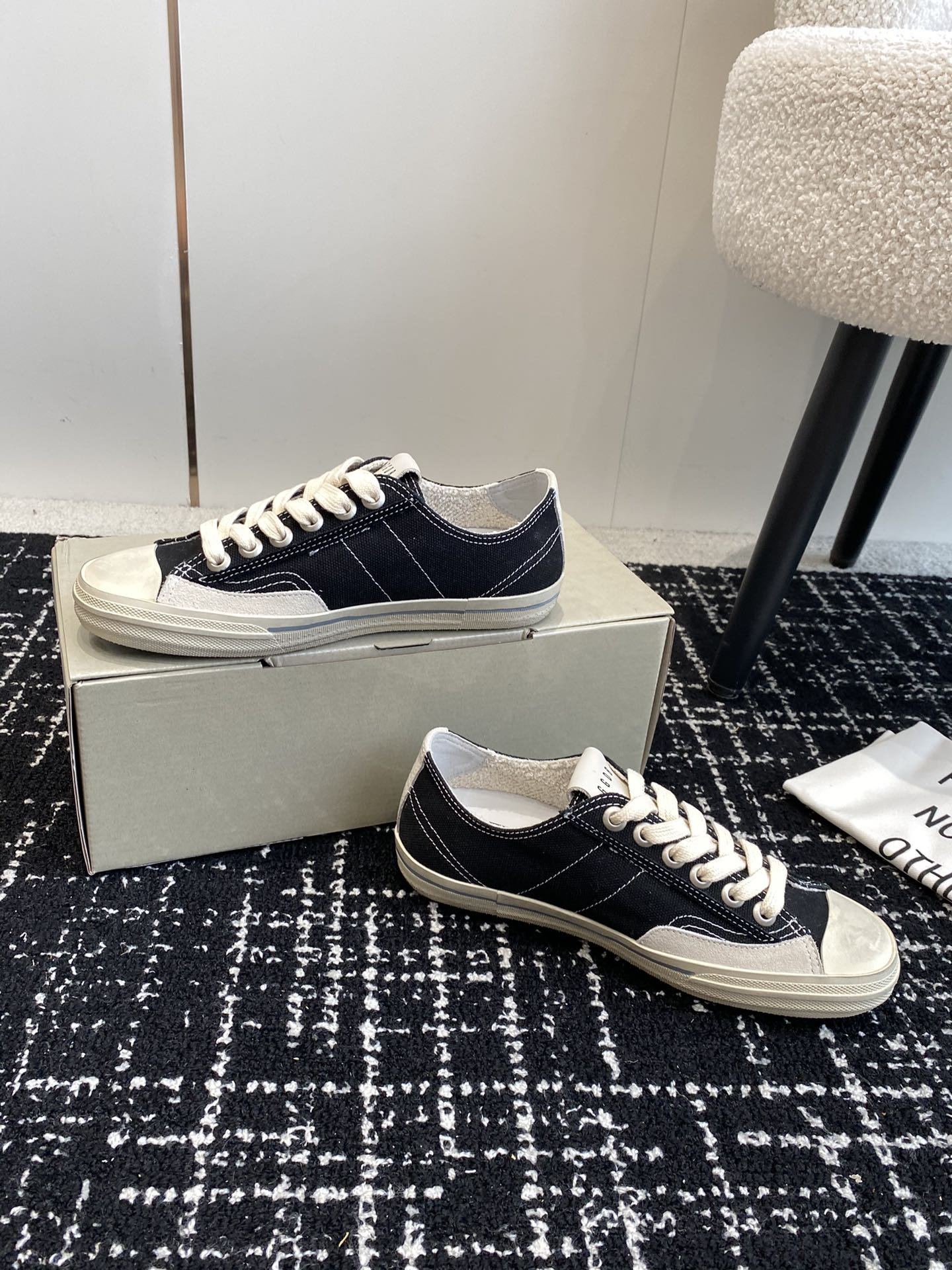 UA Golden Go*e V-STAR Sneaker