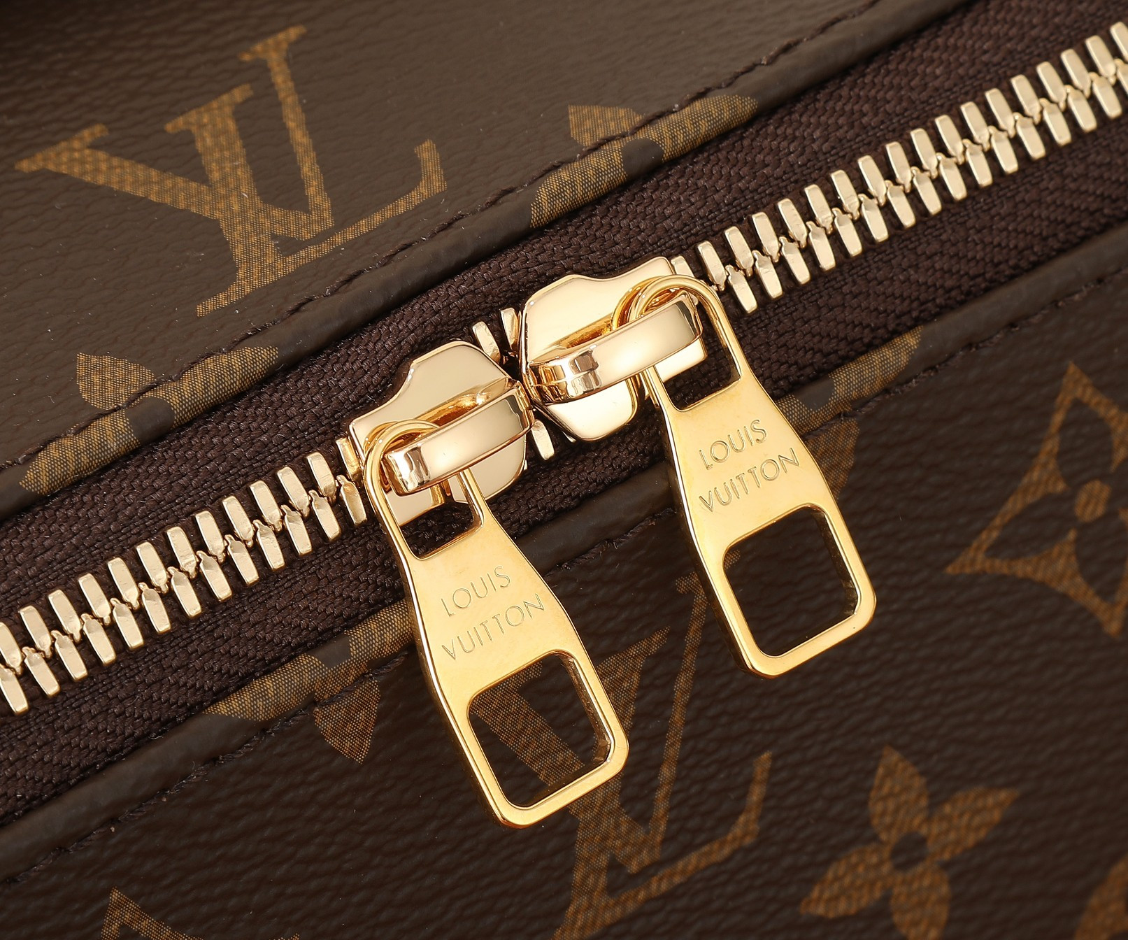 LV Toiletry Bag M11750 9.4 x 5.1 x 5.1 inches
