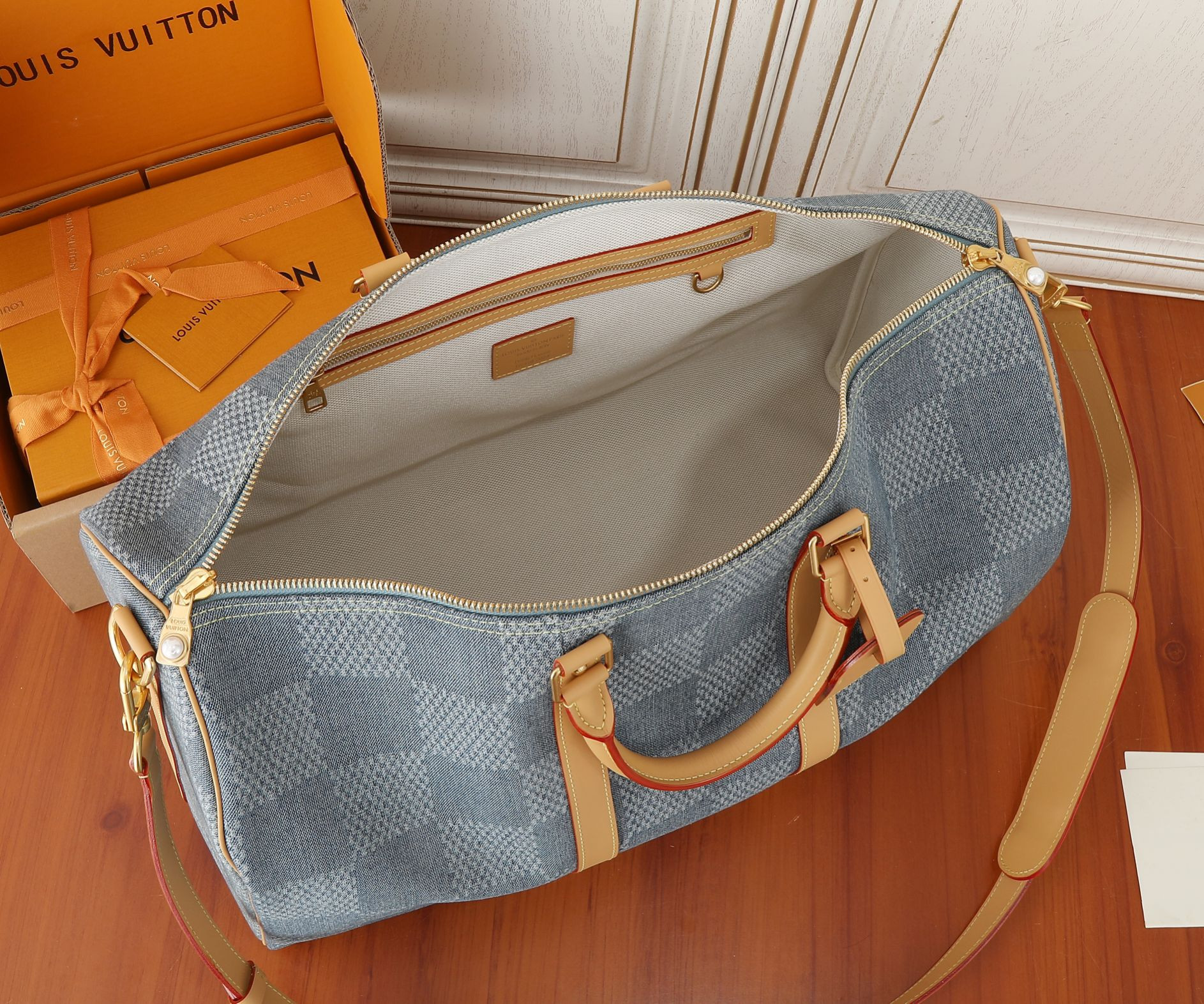 LV Keepall Bandoulière 50 N40739 19.7 x 11.4 x 9.1 inches