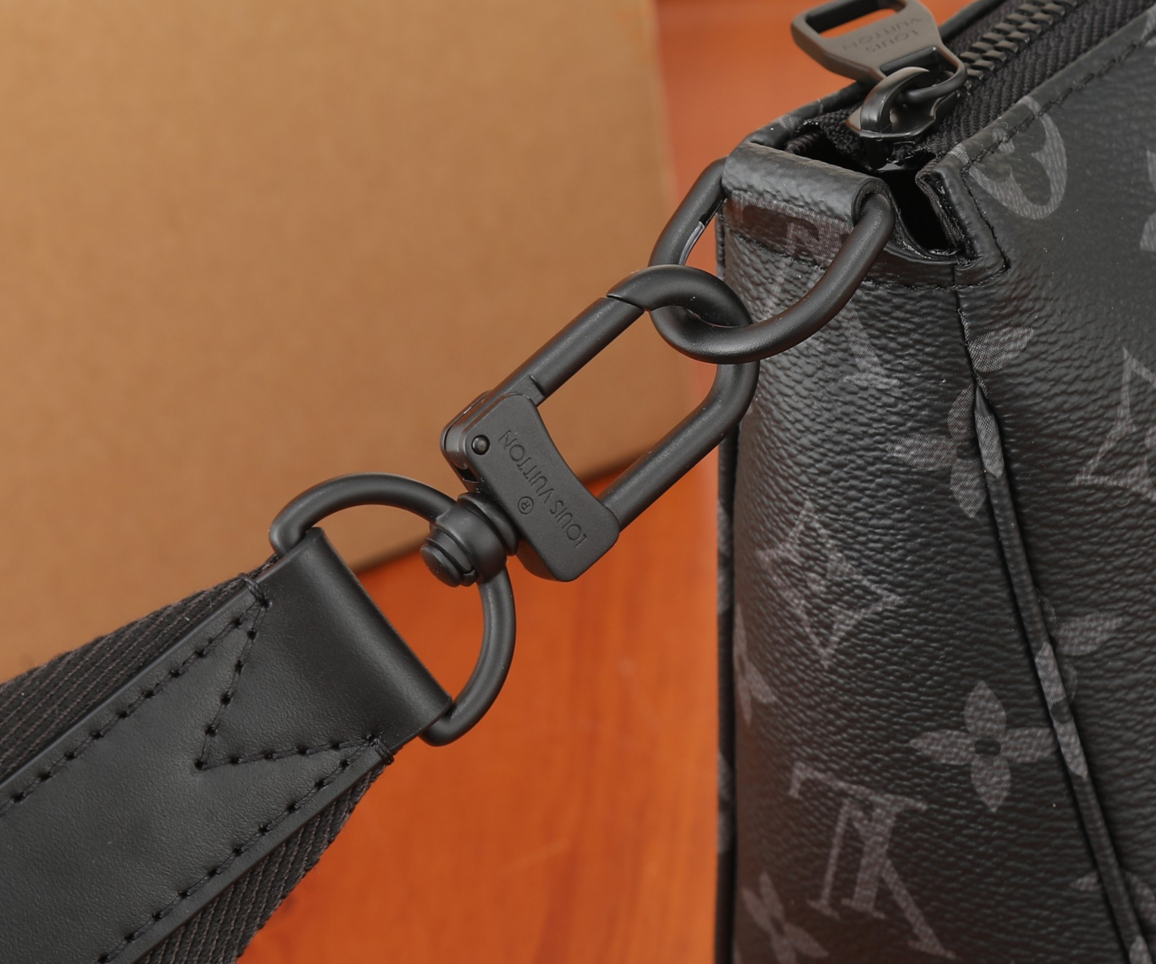 LV Pochette Accessoire XL M11741 11 x 6.5 x 3.5 inches