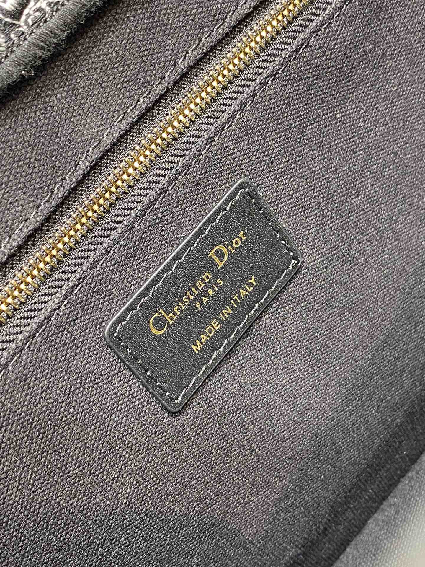 D*0r Small D*0r Book Tote White and Black Plan de Paris Embroidery and Black Calfskin 26.5 x 21 x 14 cm