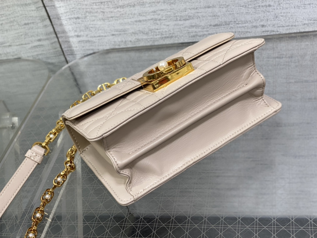 D*0r Small Ange Bag Pink Latte Macrocannage Calfskin 20 x 12 x 5 cm