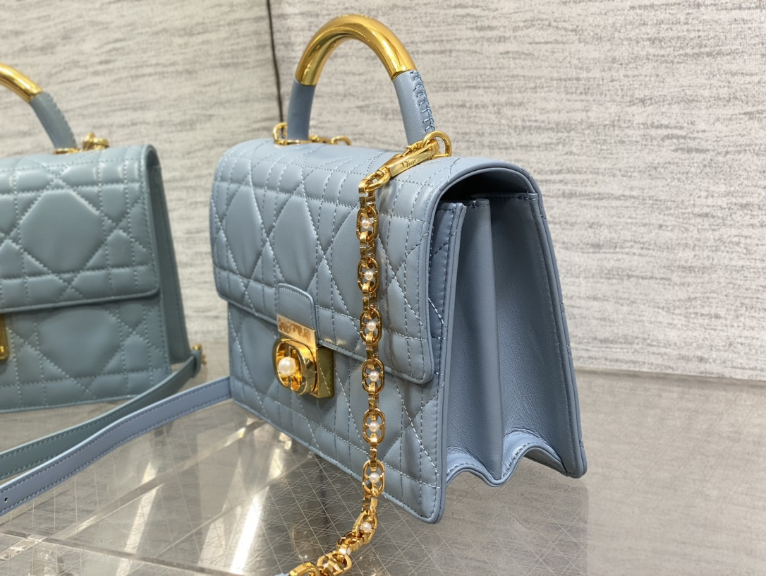 D*0r Medium D*0r Ange Bag Blue Latte Macrocannage Calfskin 26 x 17 x 9 cm