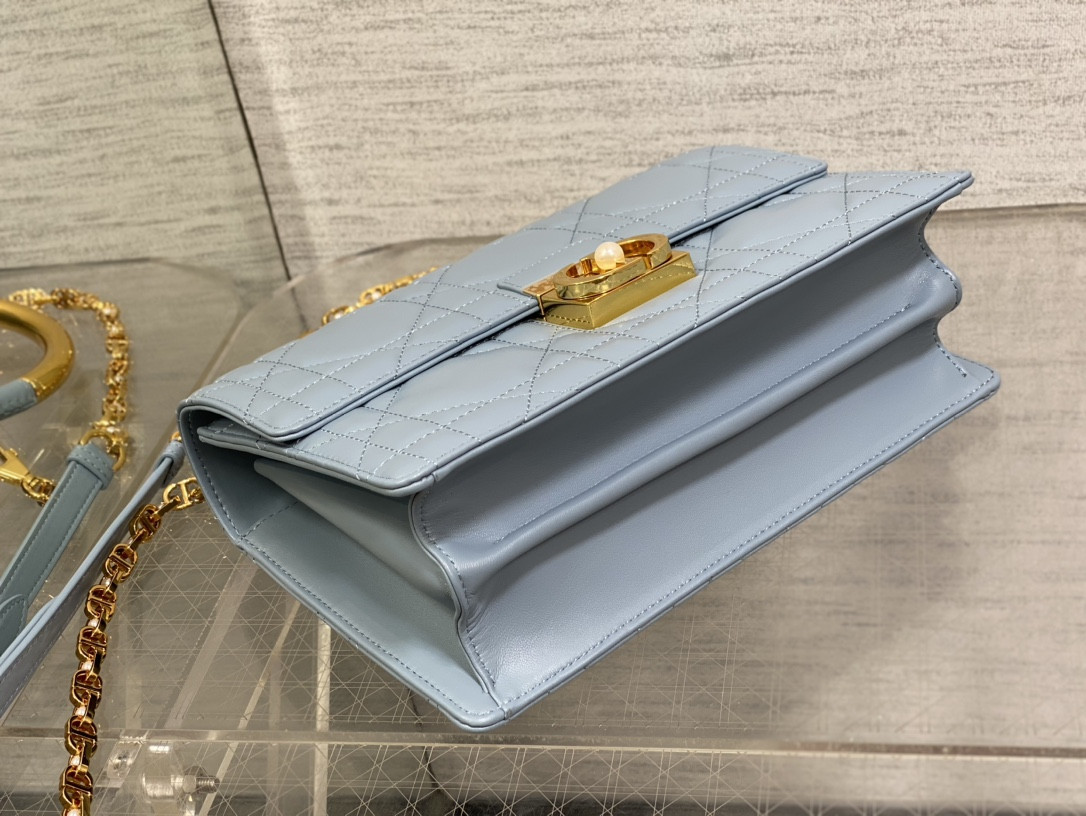 D*0r Medium D*0r Ange Bag Blue Latte Macrocannage Calfskin 26 x 17 x 9 cm