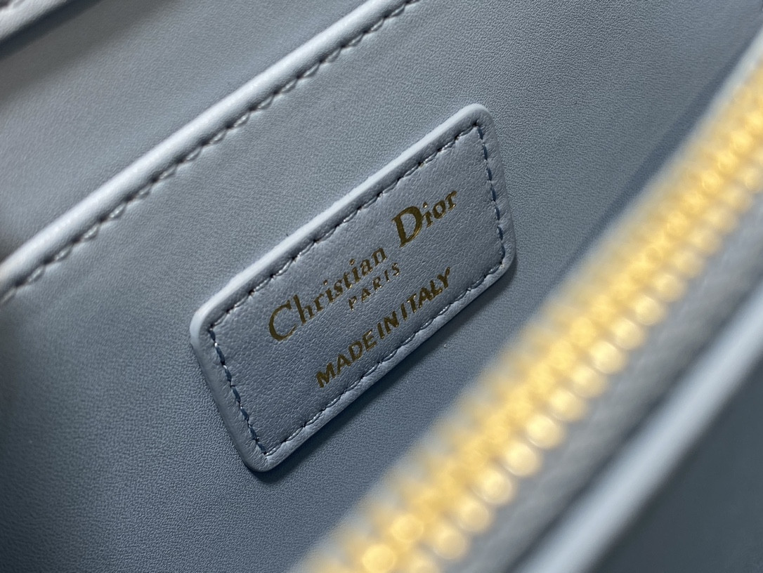 D*0r Medium D*0r Ange Bag Blue Latte Macrocannage Calfskin 26 x 17 x 9 cm