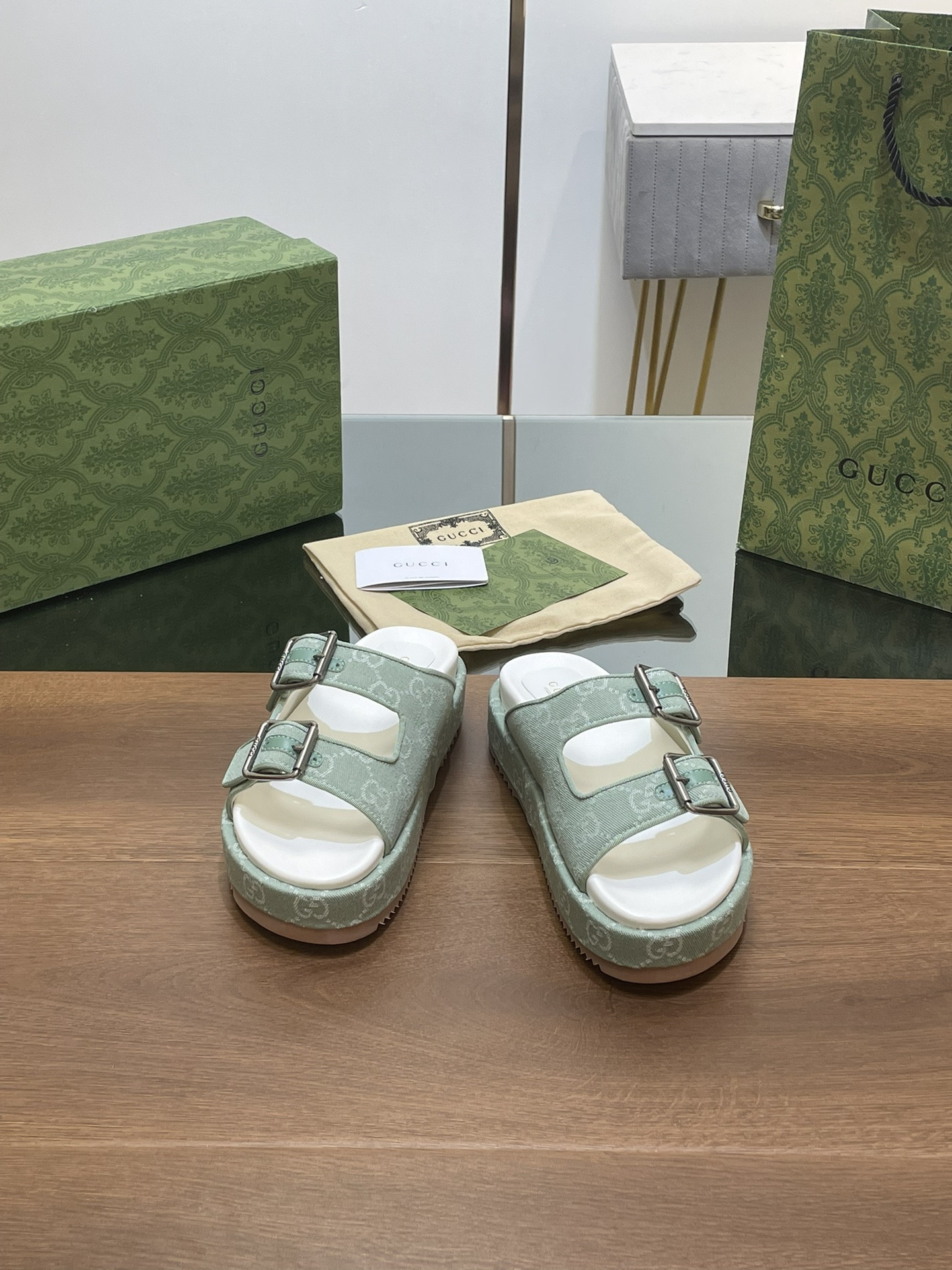 UA G*u*i SANDAL WITH DOUBLE G