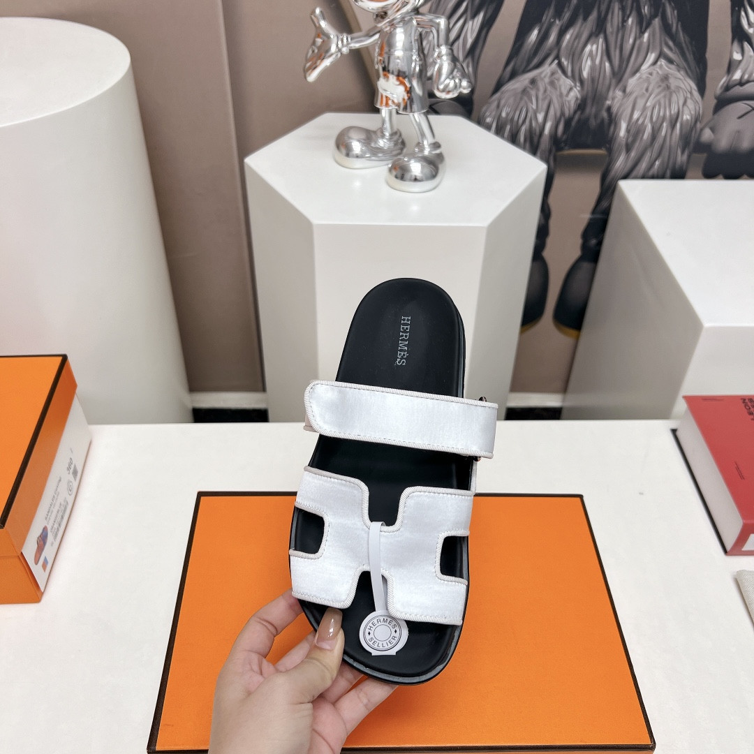 UA Hermès Chypre sandal