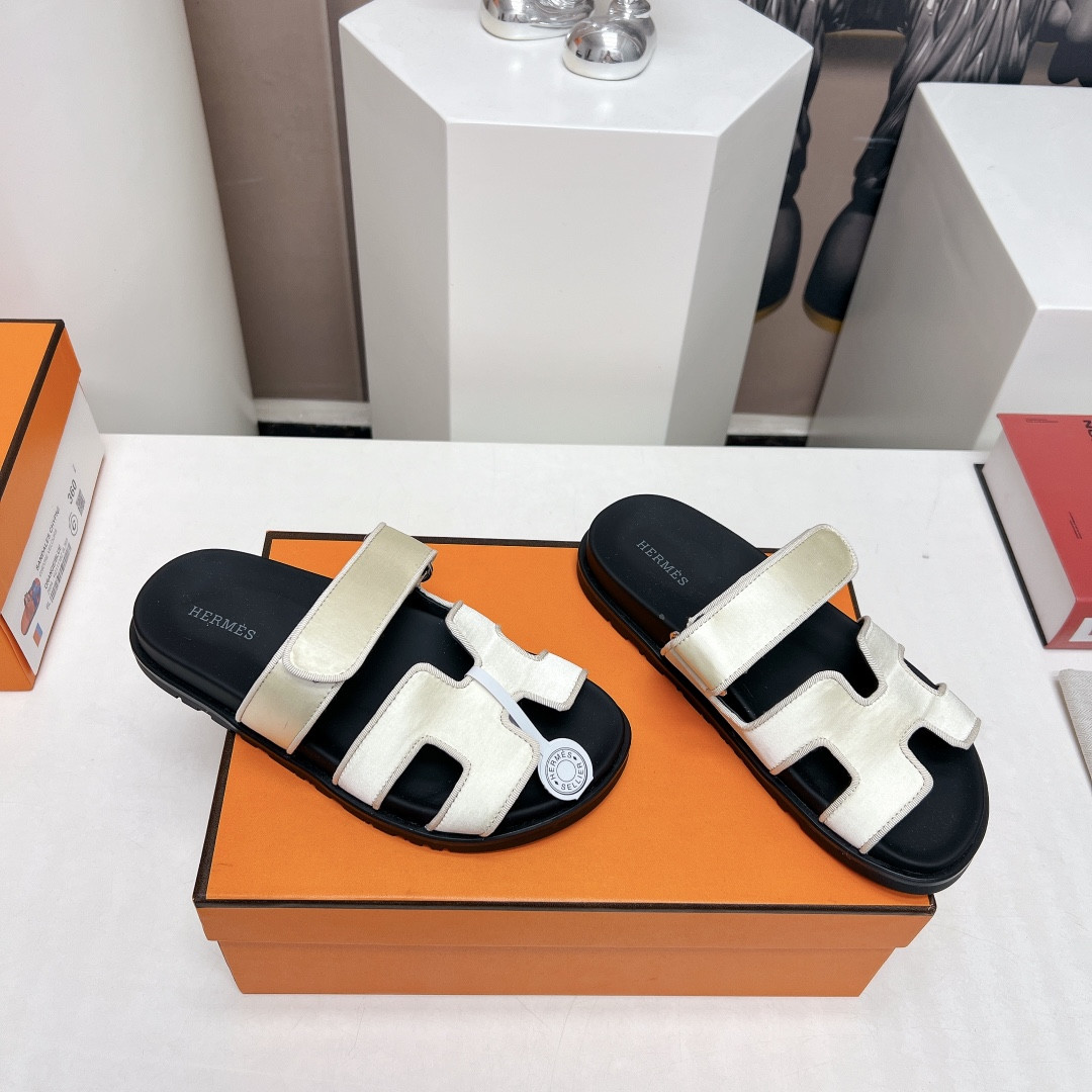 UA Hermès Chypre sandal