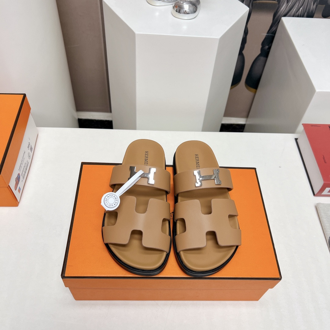 UA Hermès Chypre sandal