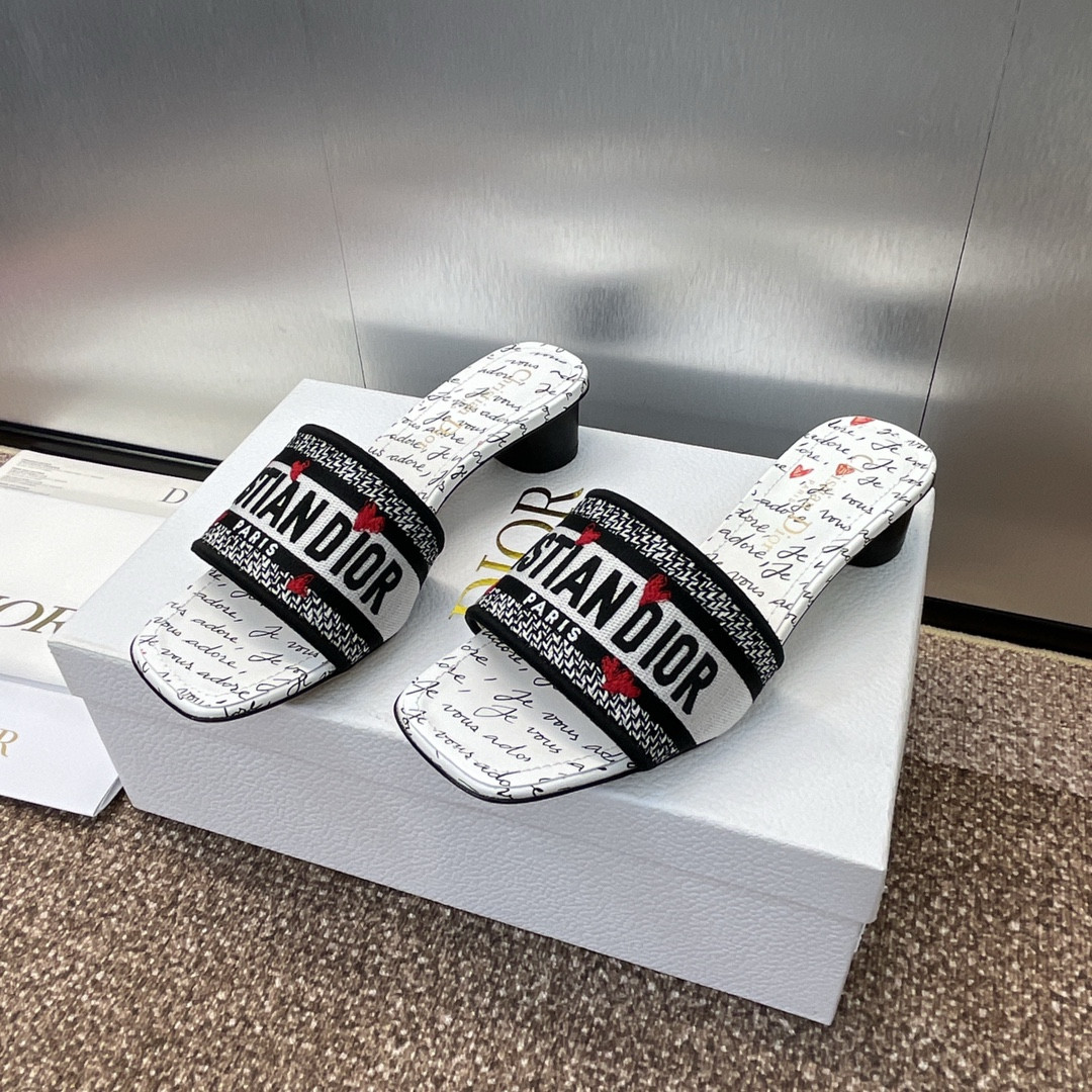 UA D*0ramour Dway Heeled Slide