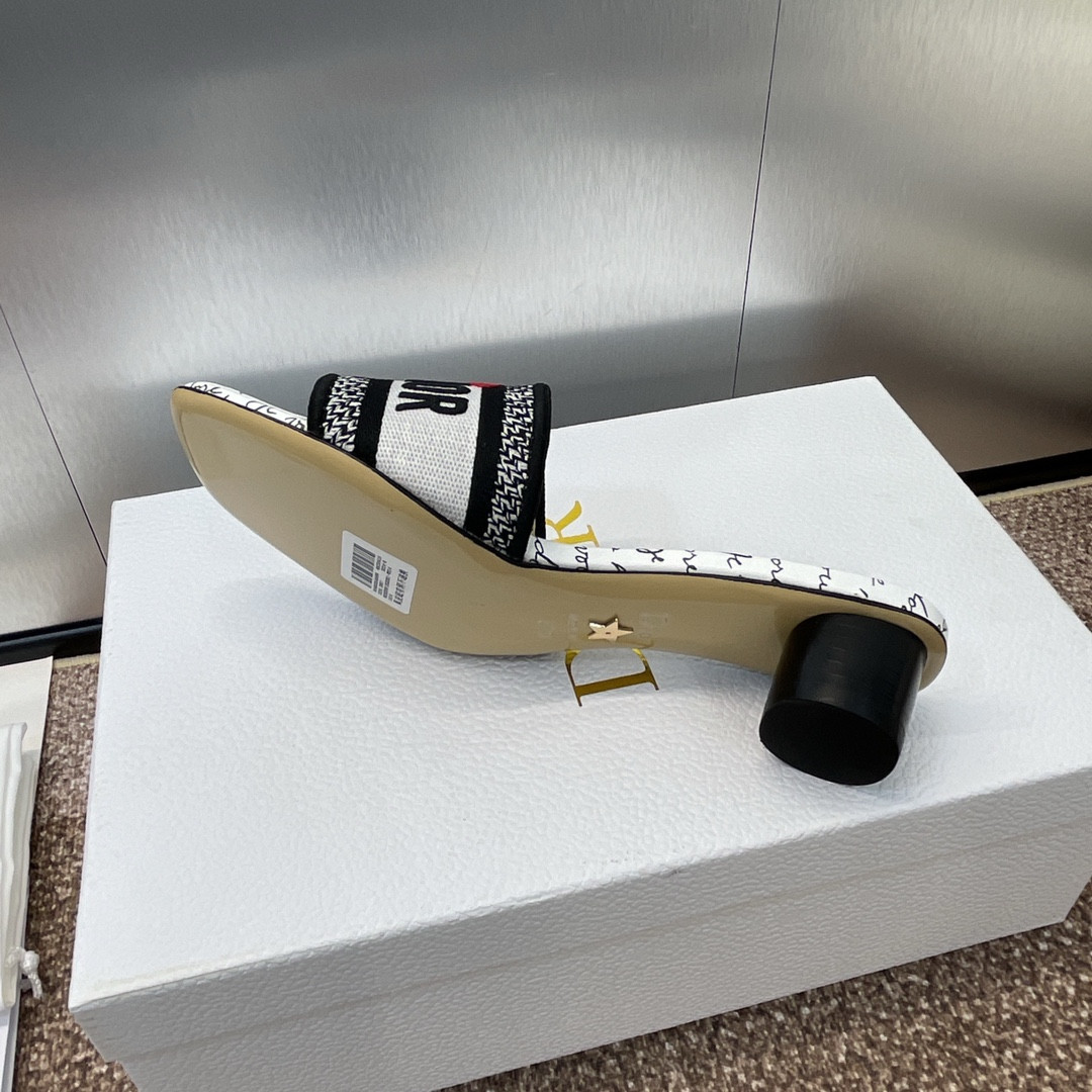 UA D*0ramour Dway Heeled Slide