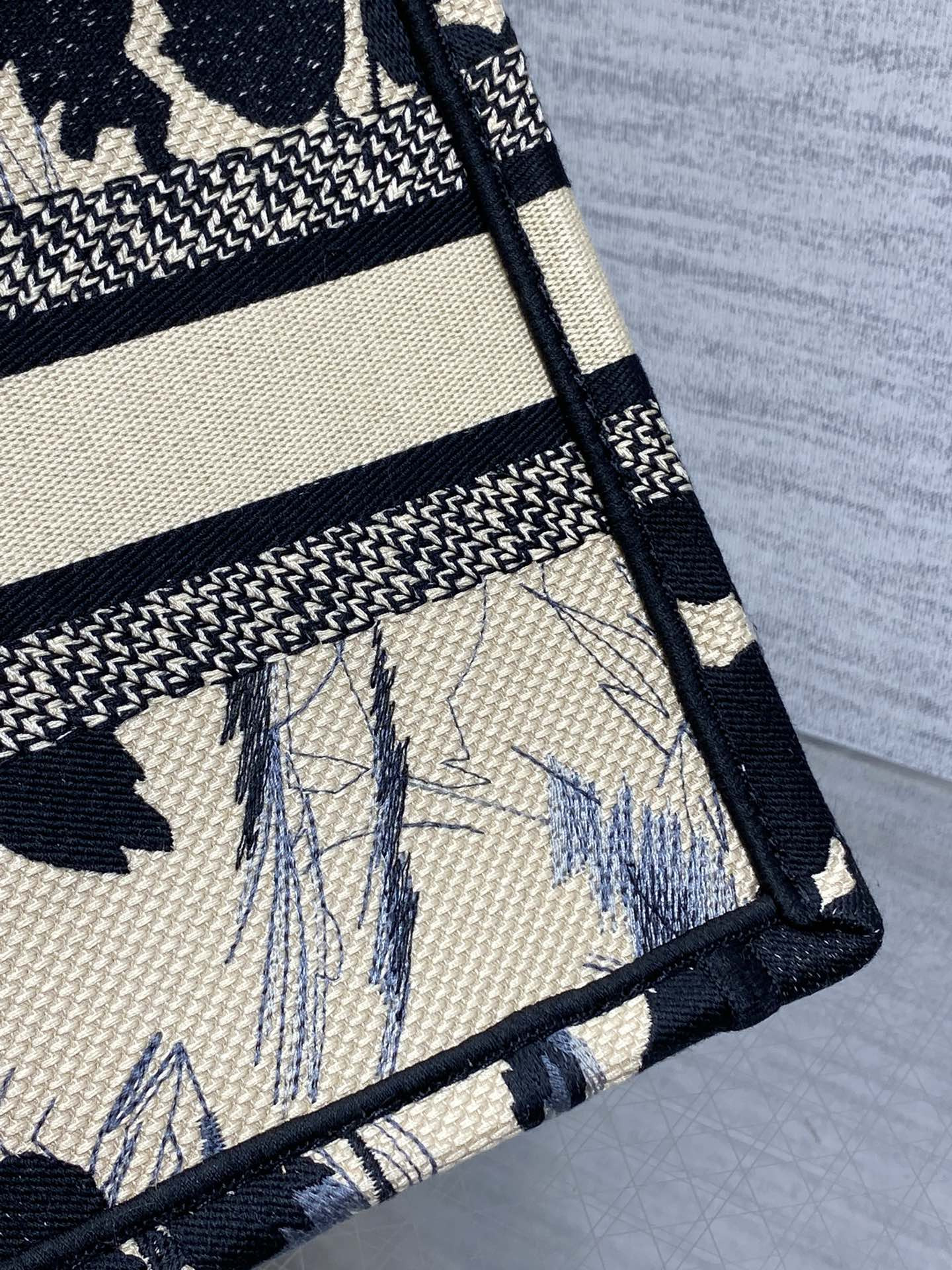 D*0r Tote 26 x 8 x 22cm