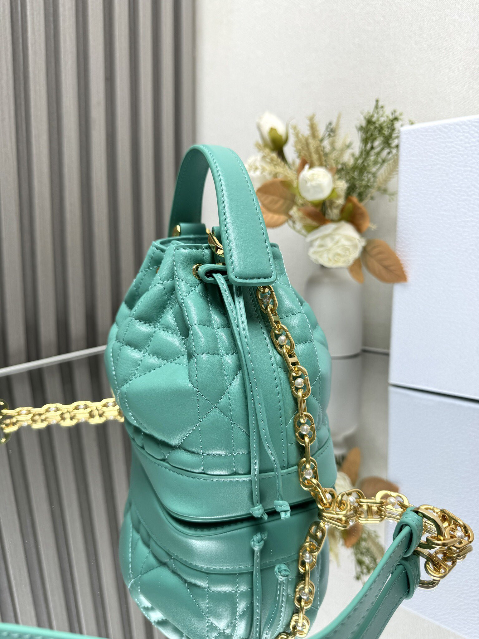 Small D*0r Jolie Bucket Bag 17 x 16 x 10.5 cm