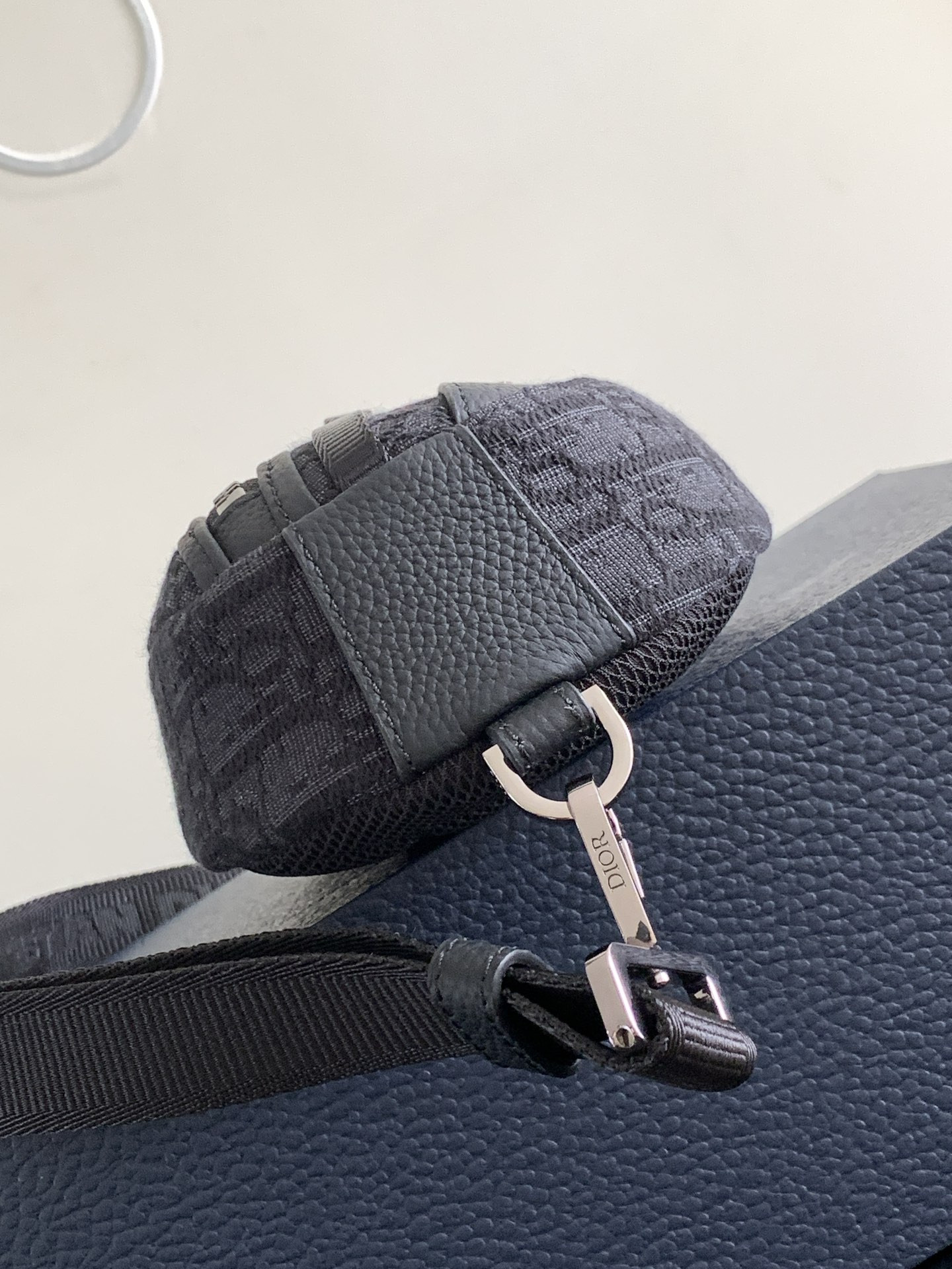 Mini D*0r Scarab Bag 28 x 12.2 x 3.8 cm