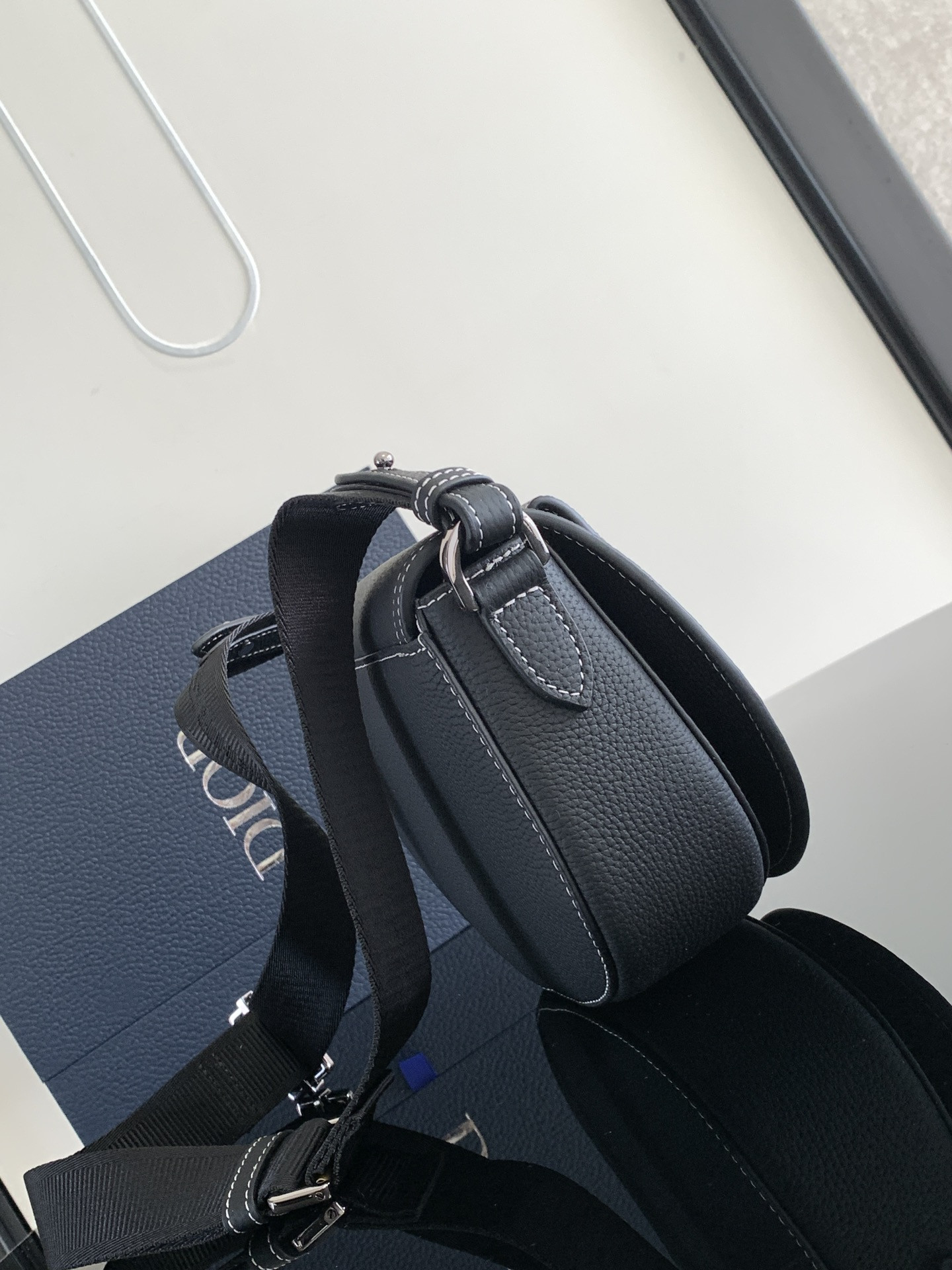 D*0r Saddle Messenger Bag 24 x 16.5 x 5.5 cm