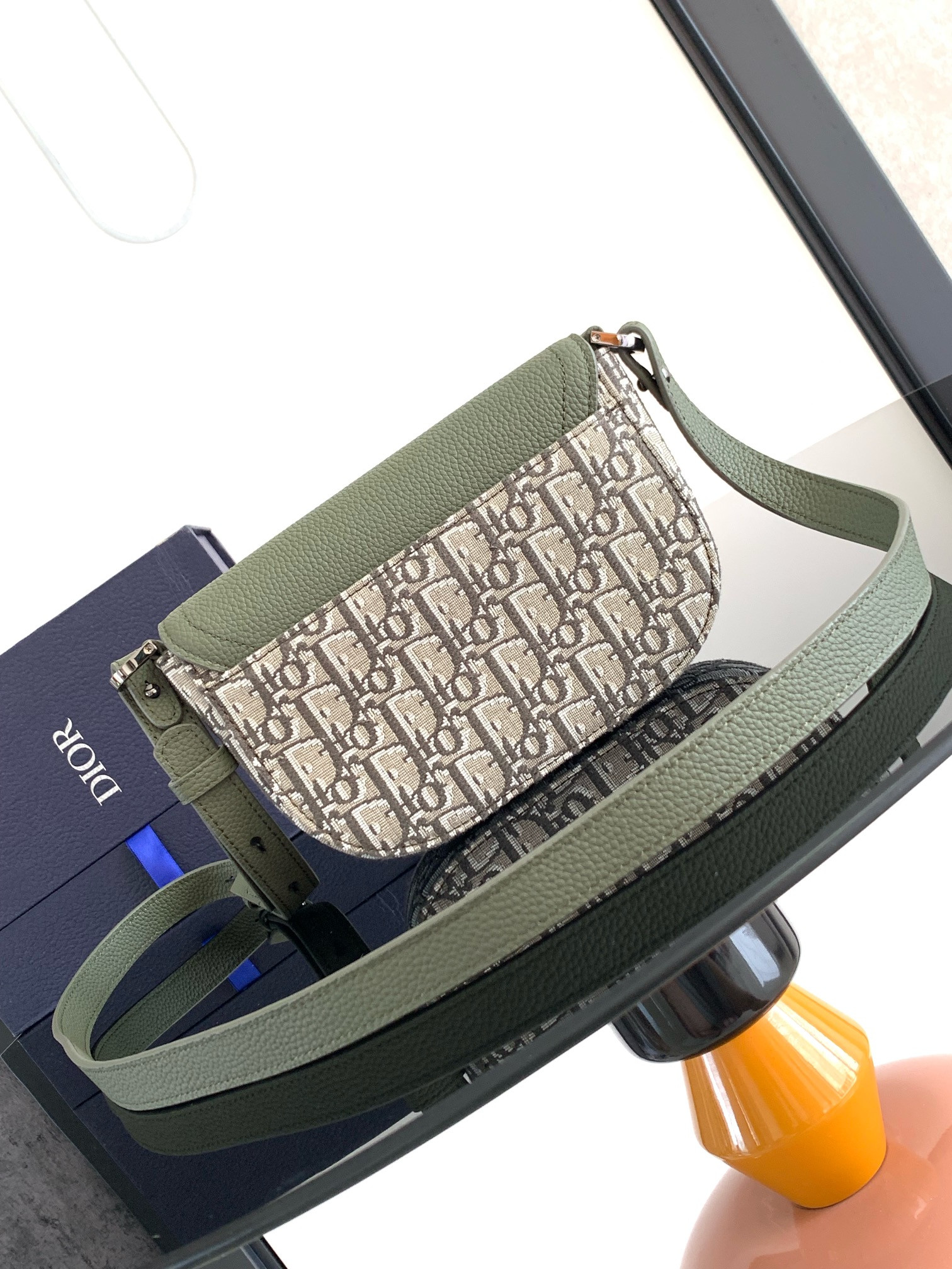 D*0r Saddle Messenger Bag 24 x 16.5 x 5.5 cm