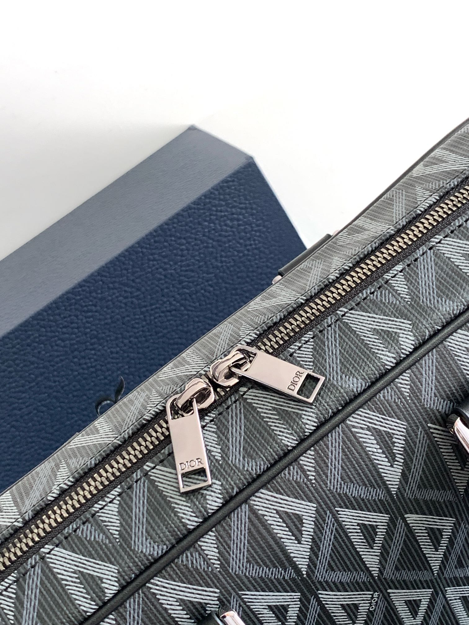 d*0r zipped briefcase black cd Di*m*nd canvas and black grained calfskin 37 x 28 x 6 cm