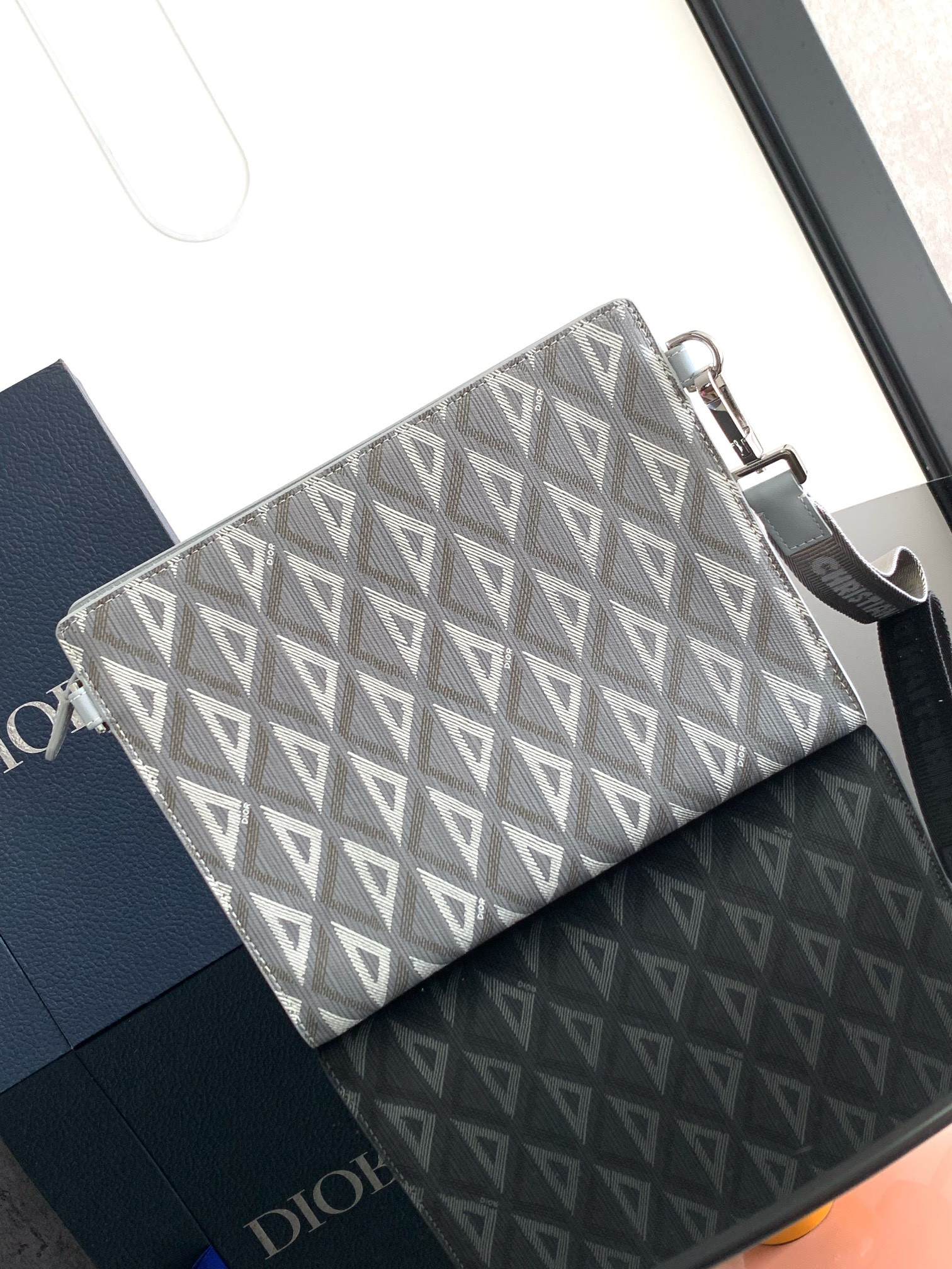 D*0r A5 Triangle Pouch 27 x 19.5 x 6 cm